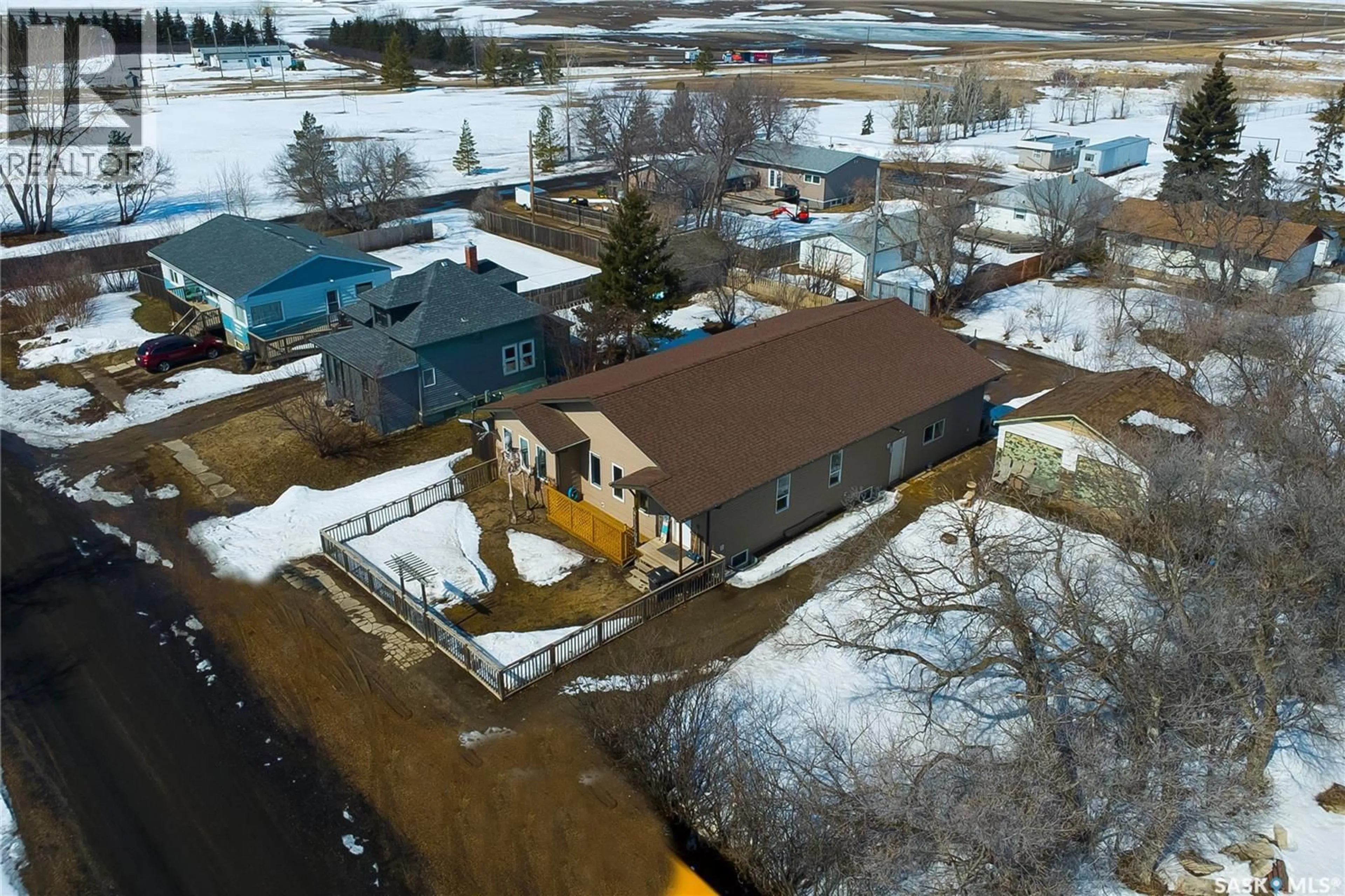 A pic from outside/outdoor area/front of a property/back of a property/a pic from drone, unknown for 106 COLBORNE AVENUE, Viscount Saskatchewan S0K4M0