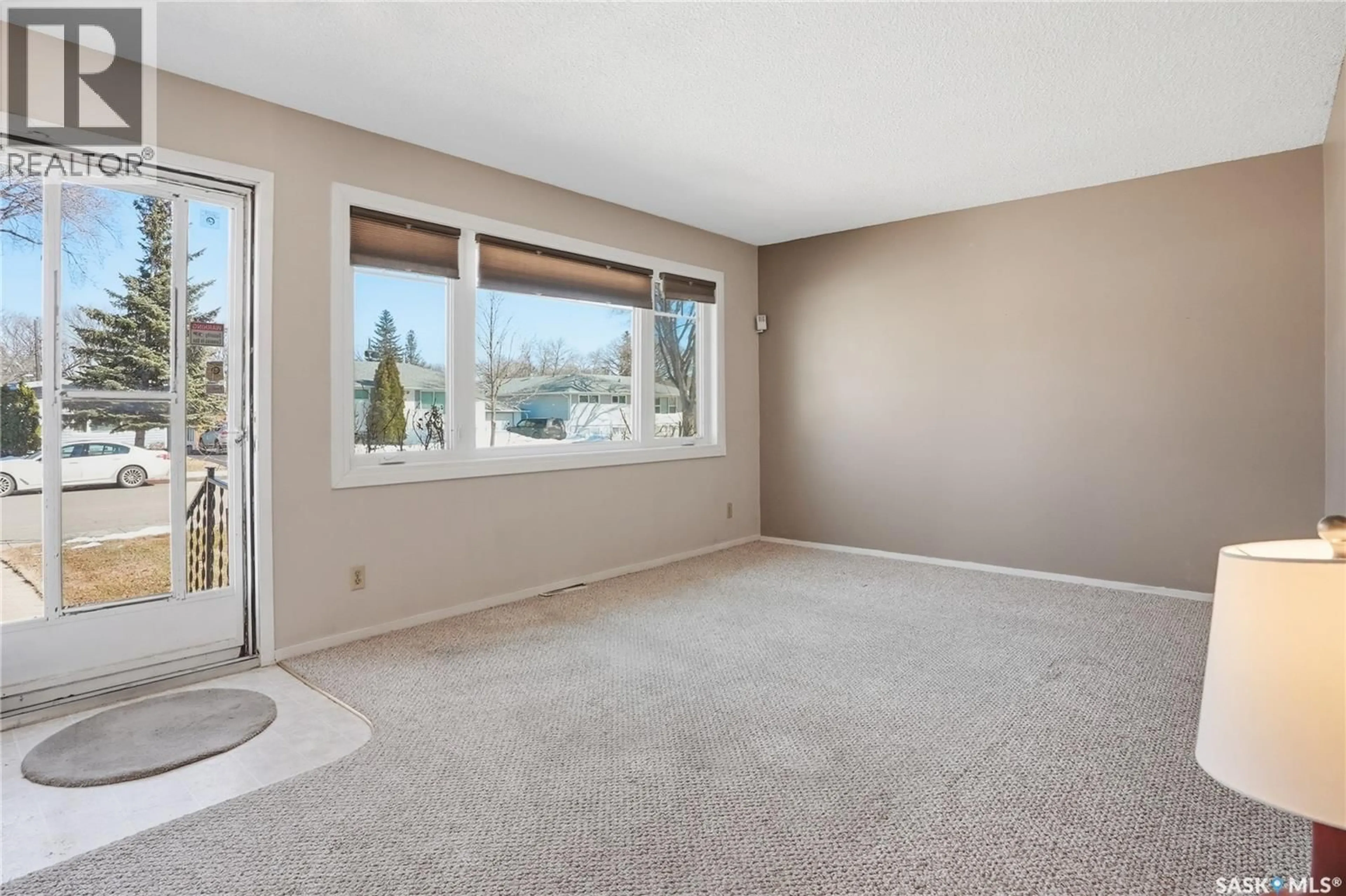 A pic of a room for 317 Y AVENUE, Saskatoon Saskatchewan S7L3K8