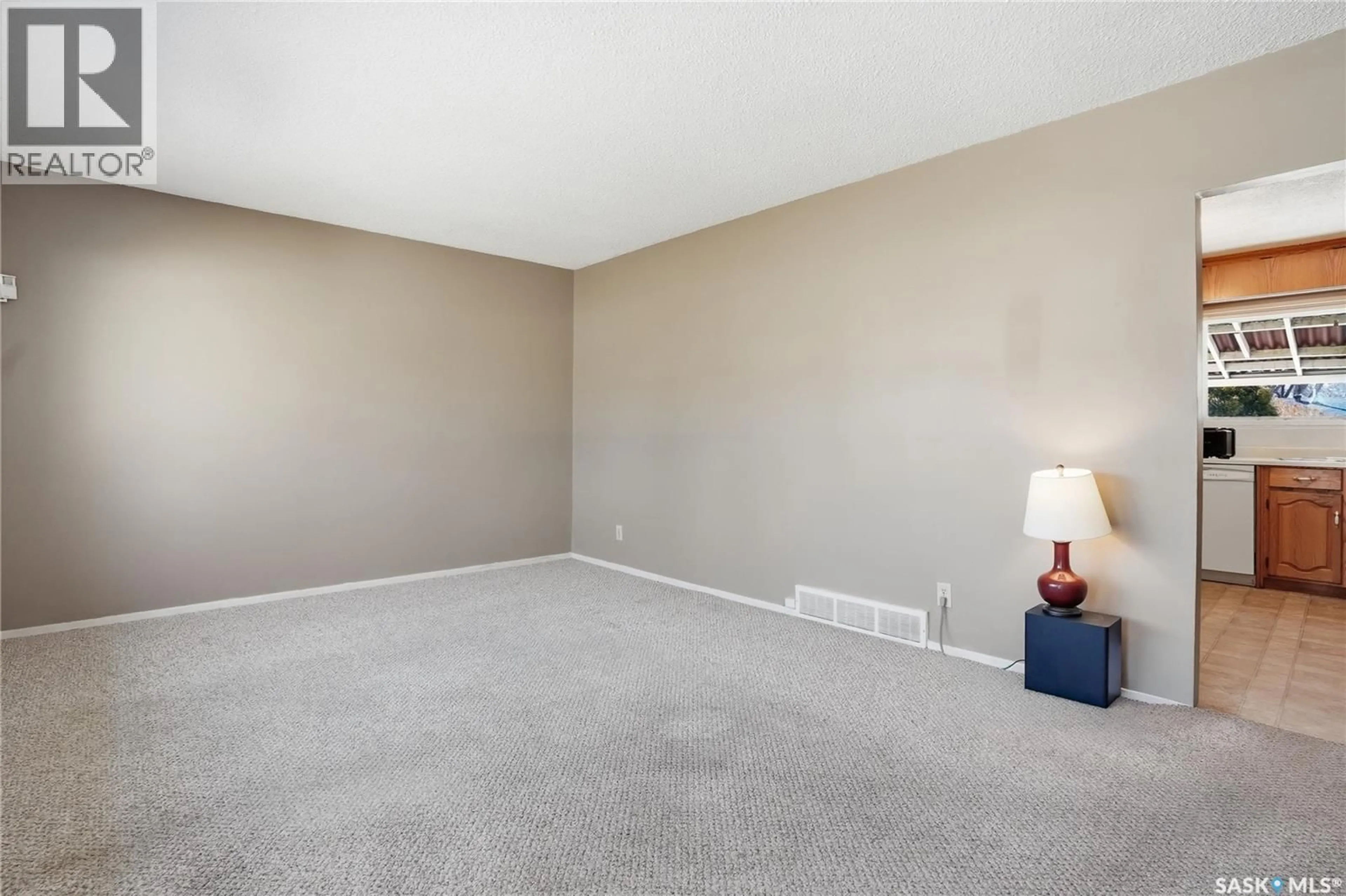 A pic of a room for 317 Y AVENUE, Saskatoon Saskatchewan S7L3K8