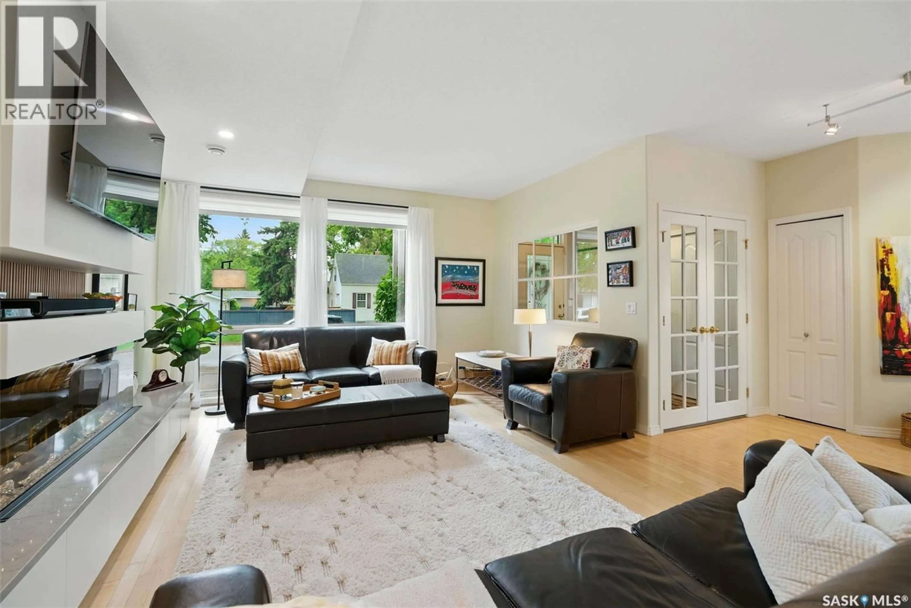 Living room with furniture, unknown for 1105 15TH STREET, Saskatoon Saskatchewan S7N0R5