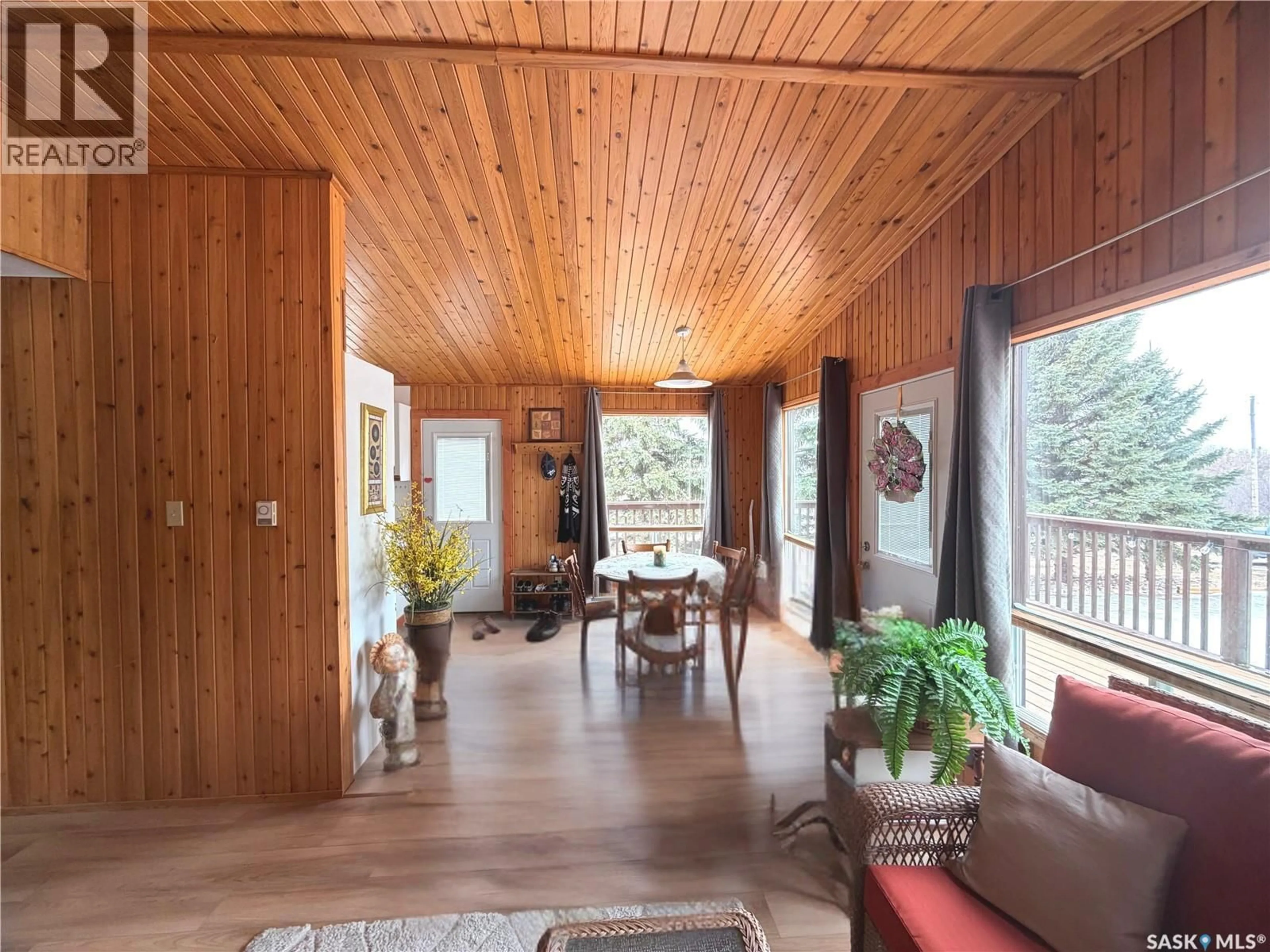 Indoor foyer for 517 DEMAER BAY, Katepwa Beach Saskatchewan S0G2K0