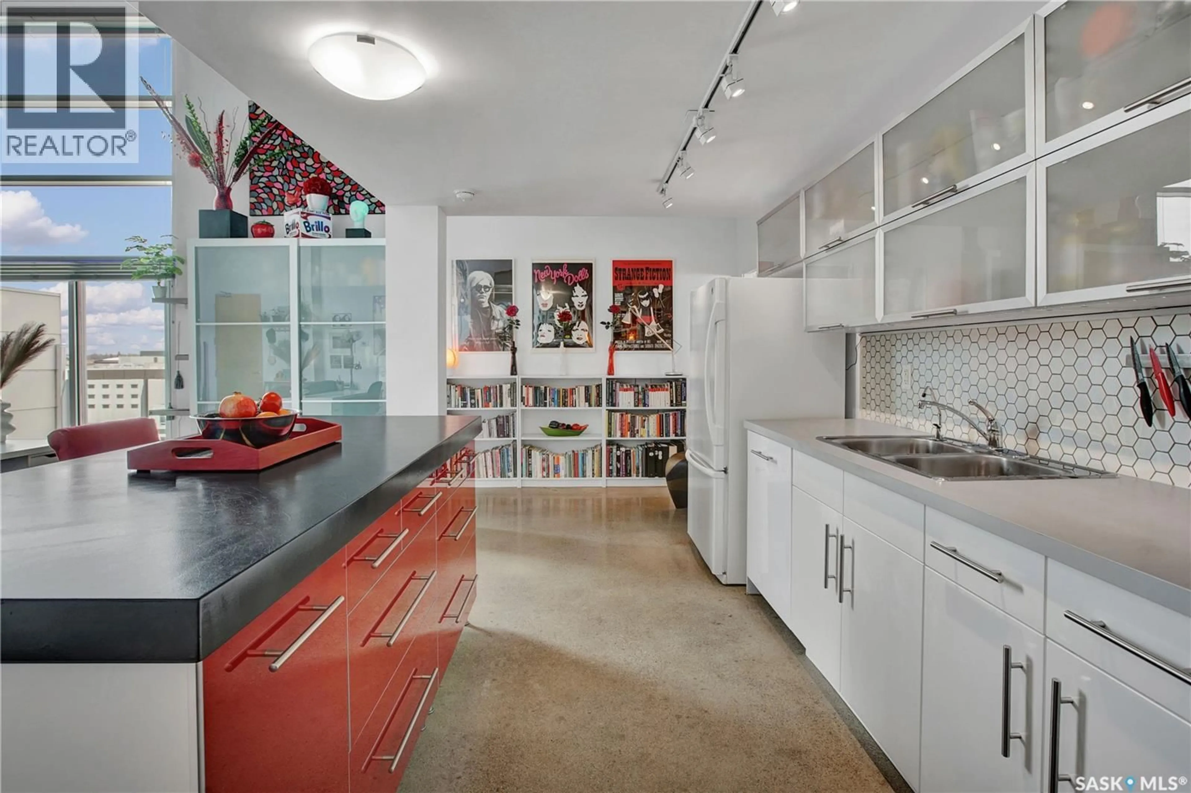 Unknown for E - 528 120 23RD STREET, Saskatoon Saskatchewan S7K0K8