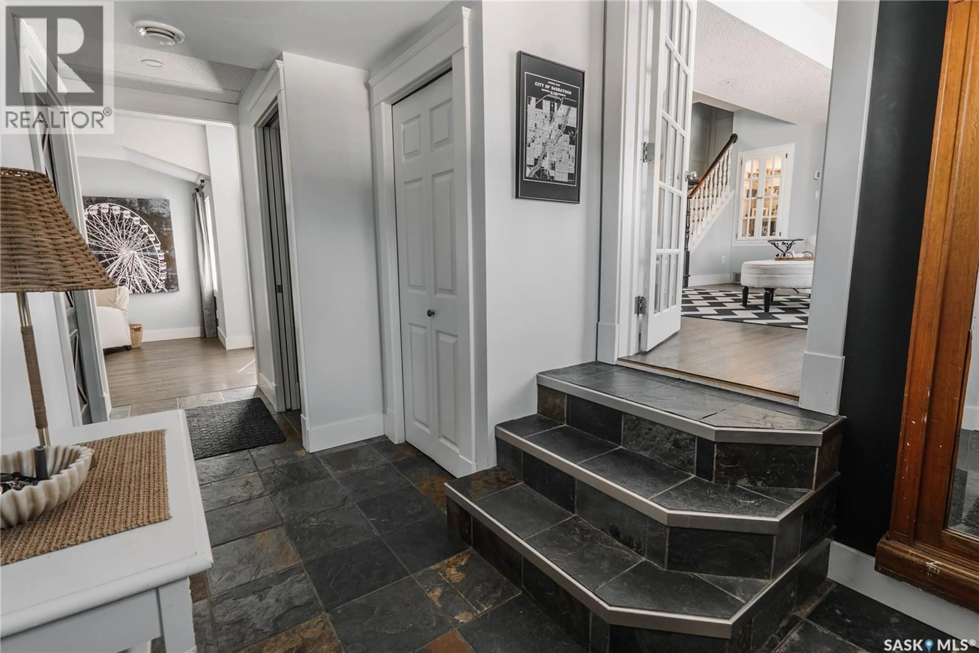 Indoor foyer for 3119 ORTONA STREET, Saskatoon Saskatchewan S7M3R3