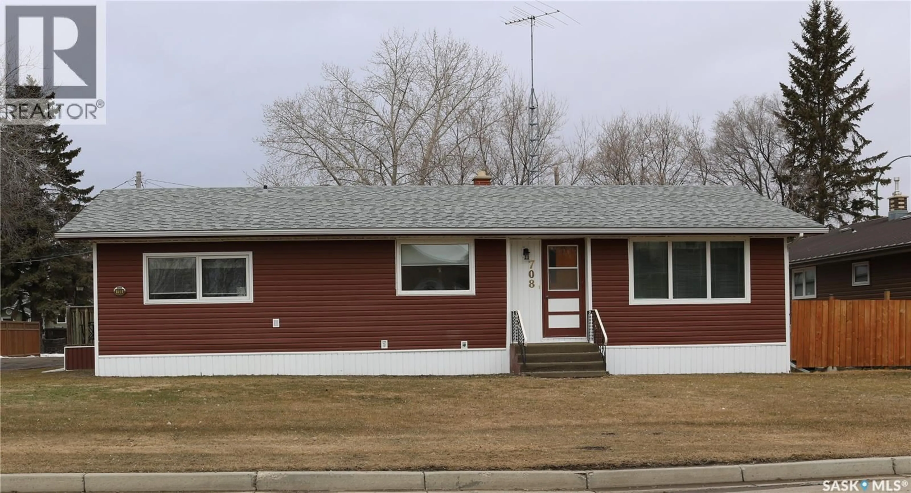 Home with vinyl exterior material, street for 708 ELLICE STREET, Moosomin Saskatchewan S0G3N0