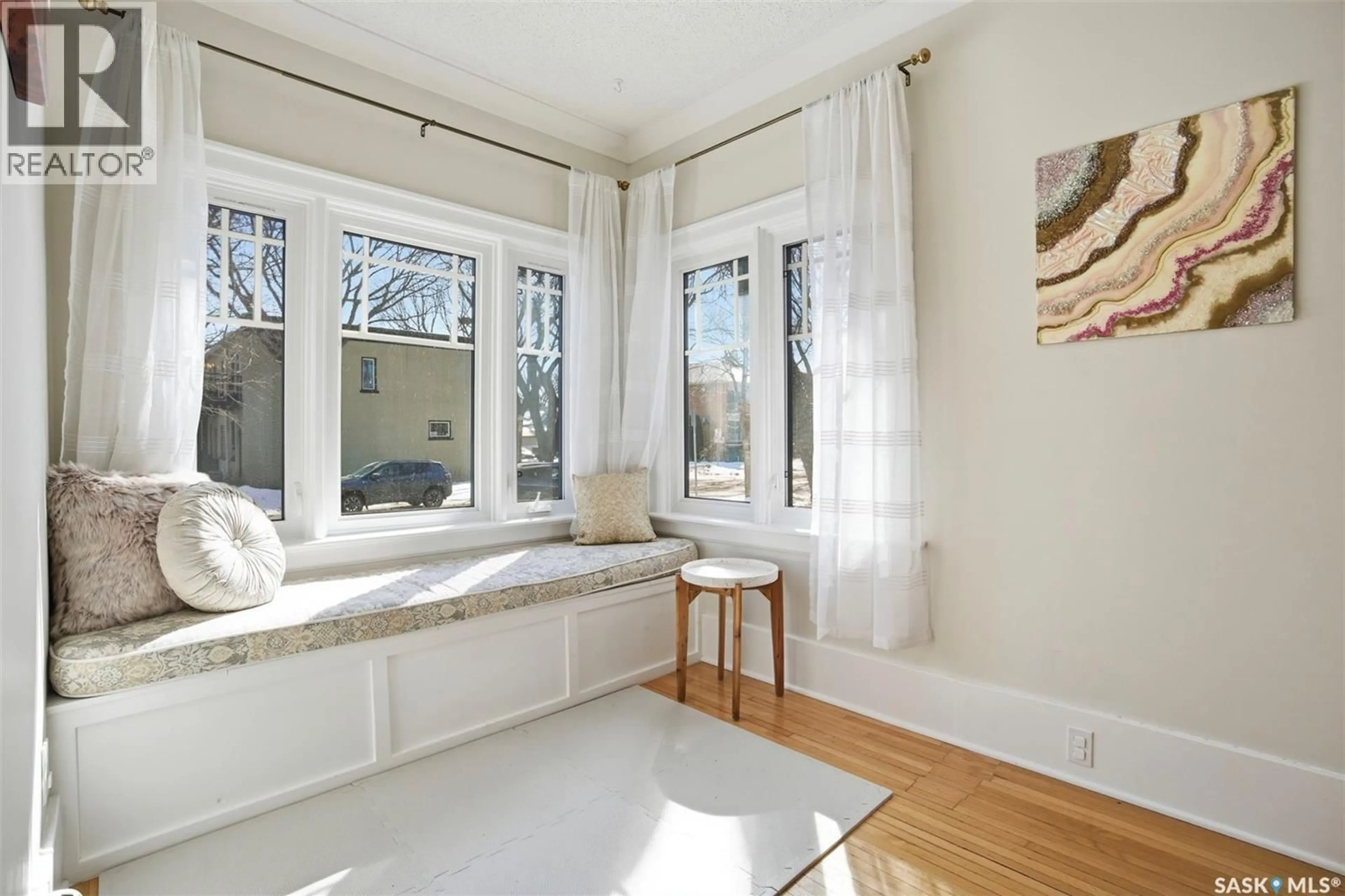 A pic of a room for 903 6TH AVENUE, Saskatoon Saskatchewan S7K2T3