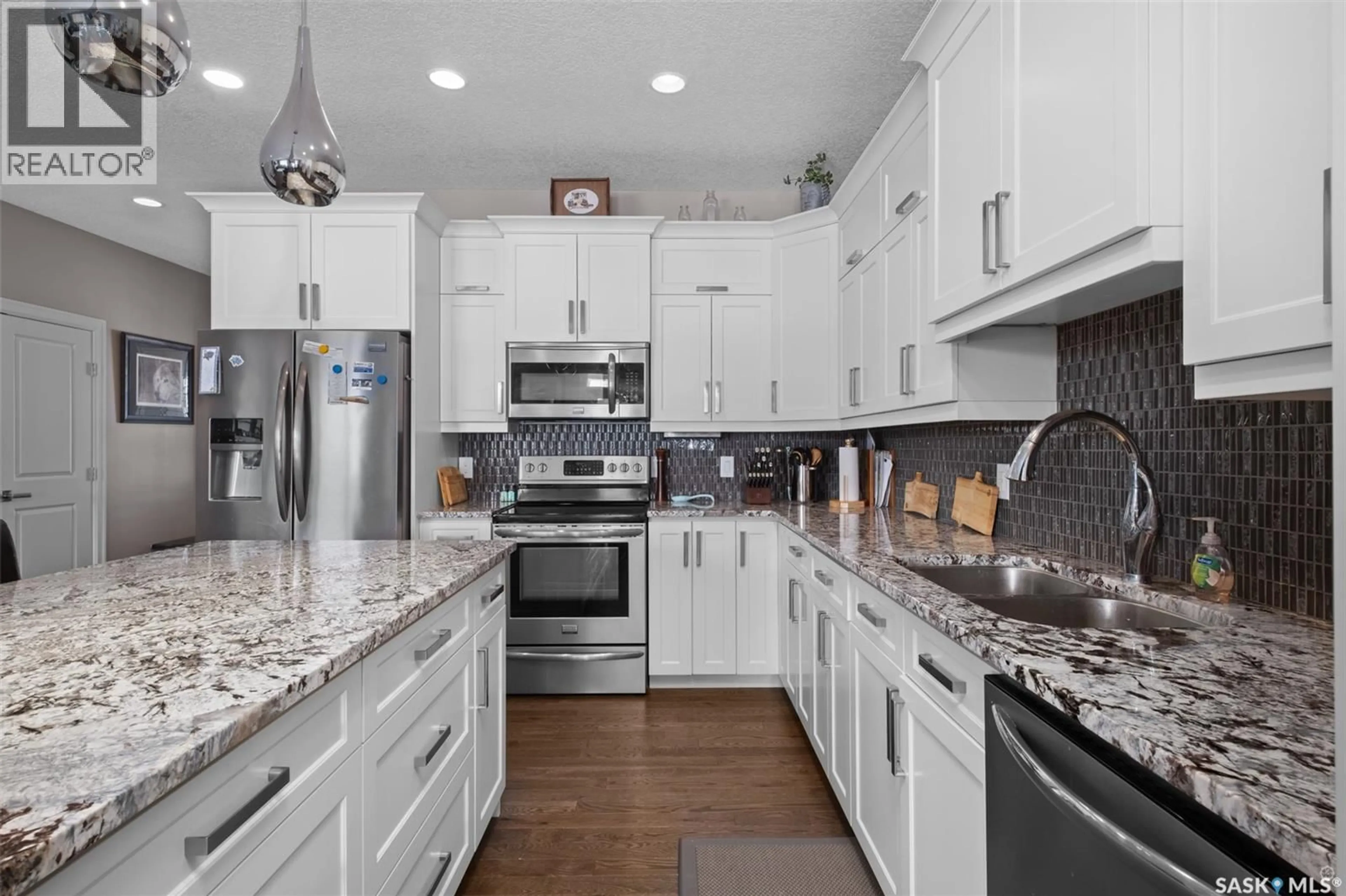 Open concept kitchen, ceramic/tile floor for 13 2805 LAKEVIEW DRIVE, Prince Albert Saskatchewan S6W0A4