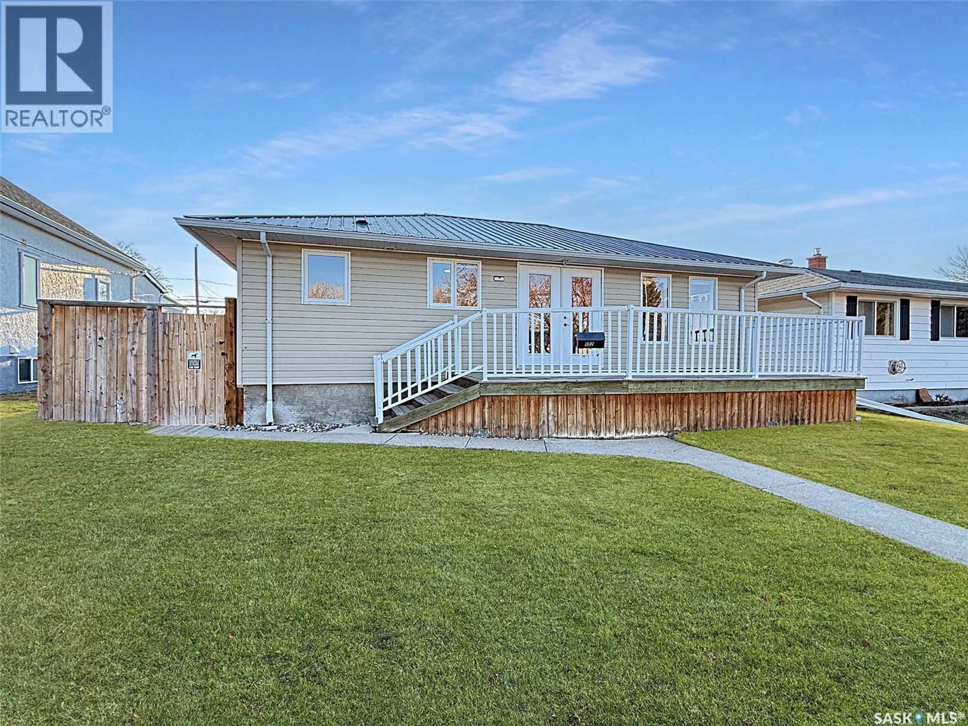 A pic from outside/outdoor area/front of a property/back of a property/a pic from drone, street for 152 4TH AVENUE, Swift Current Saskatchewan S9H3L4
