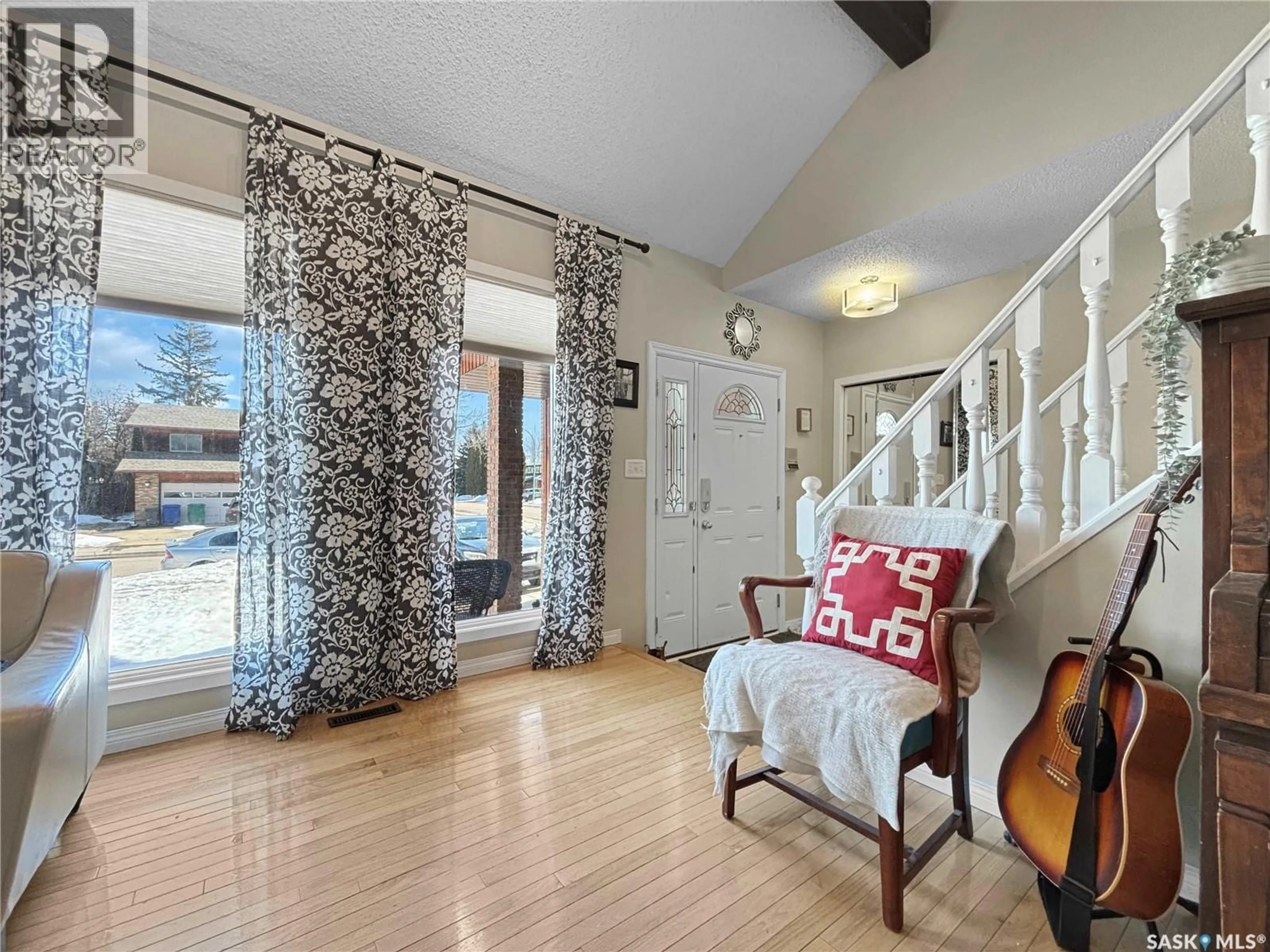 Indoor entryway for 302 NOKOMIS PLACE, Saskatoon Saskatchewan S7K5E2