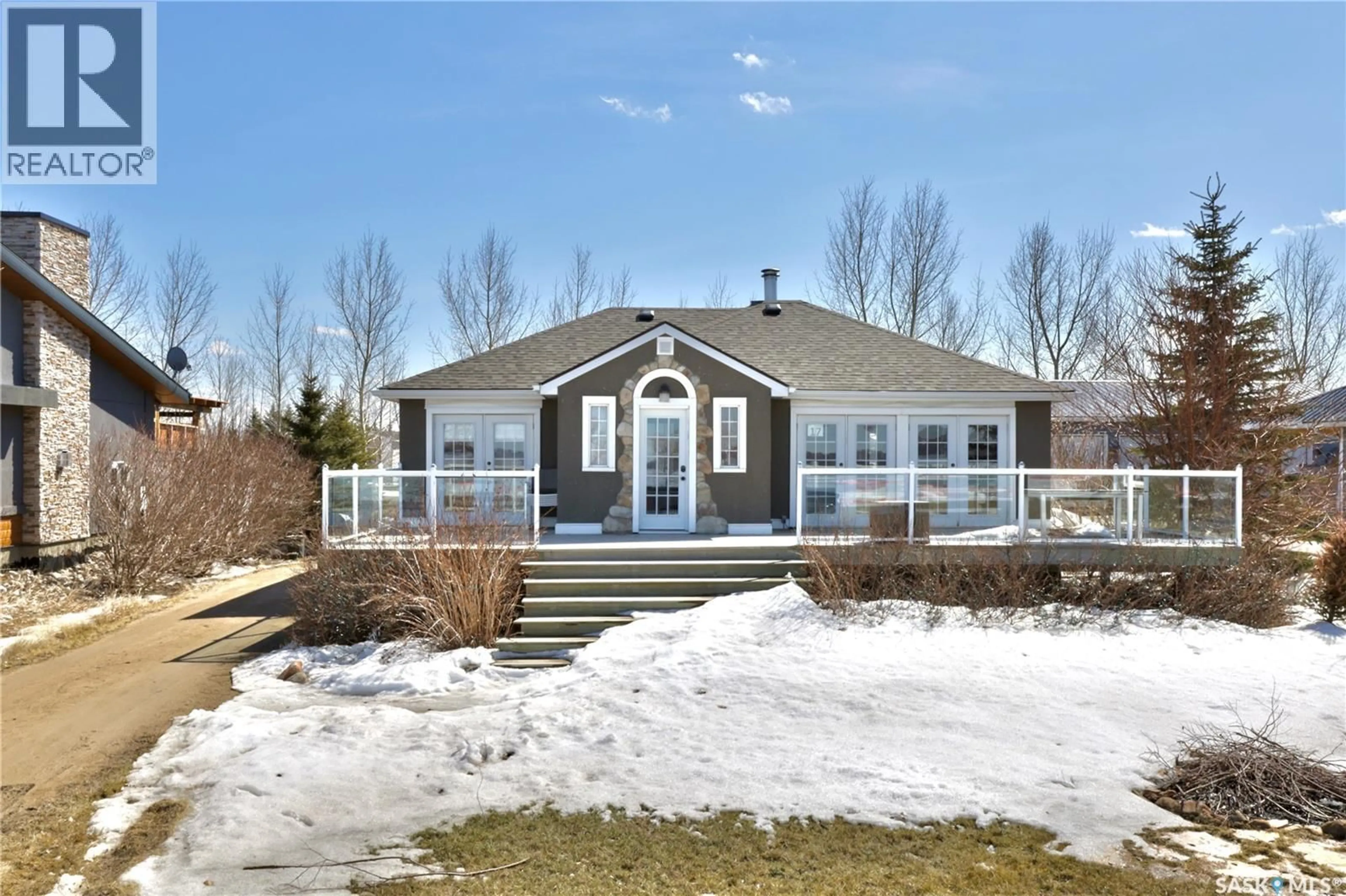 Home with vinyl exterior material, unknown for 17 POPLAR DRIVE, Katepwa Beach Saskatchewan S0G2K0