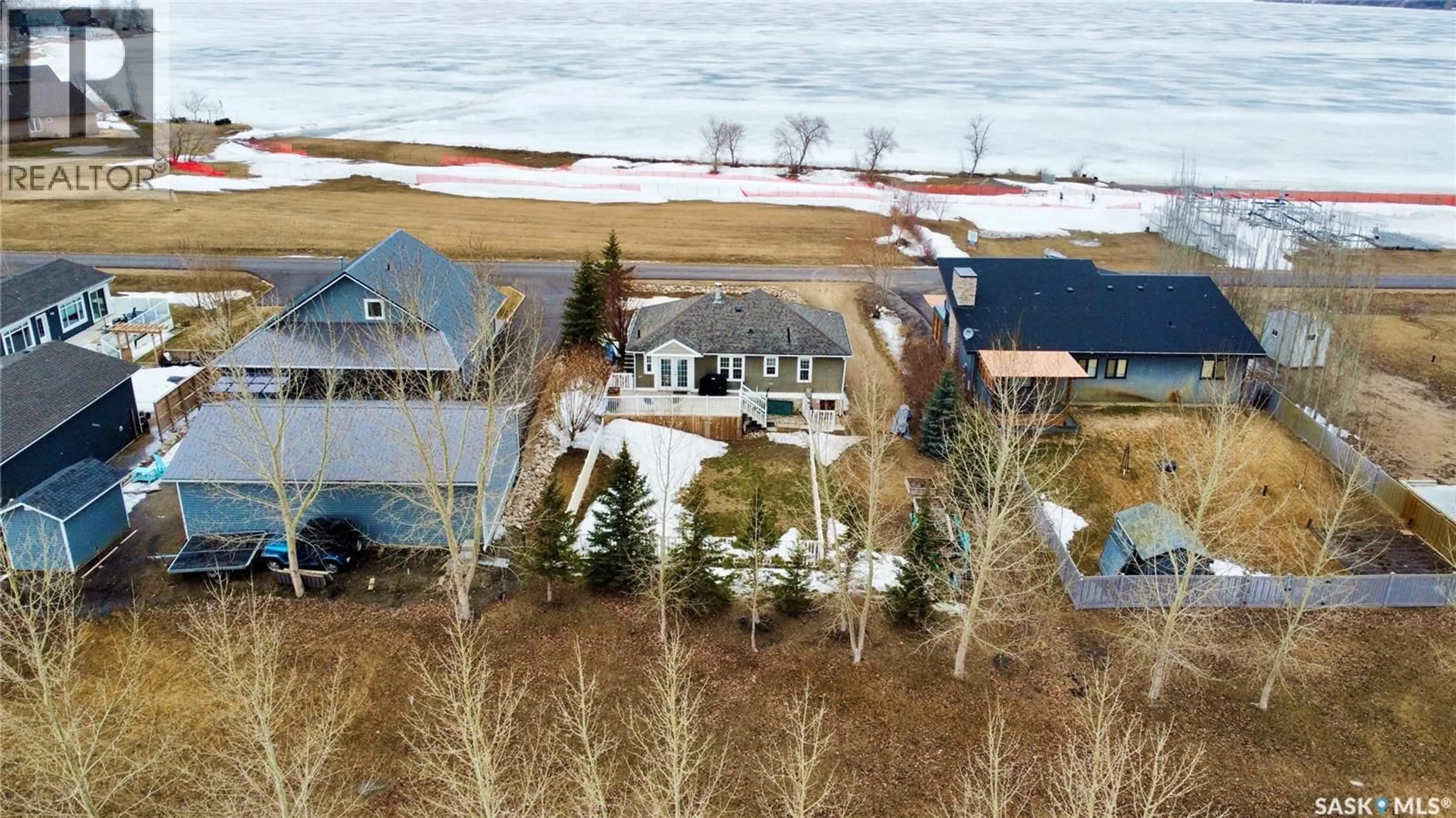 A pic from outside/outdoor area/front of a property/back of a property/a pic from drone, water/lake/river/ocean view for 17 POPLAR DRIVE, Katepwa Beach Saskatchewan S0G2K0