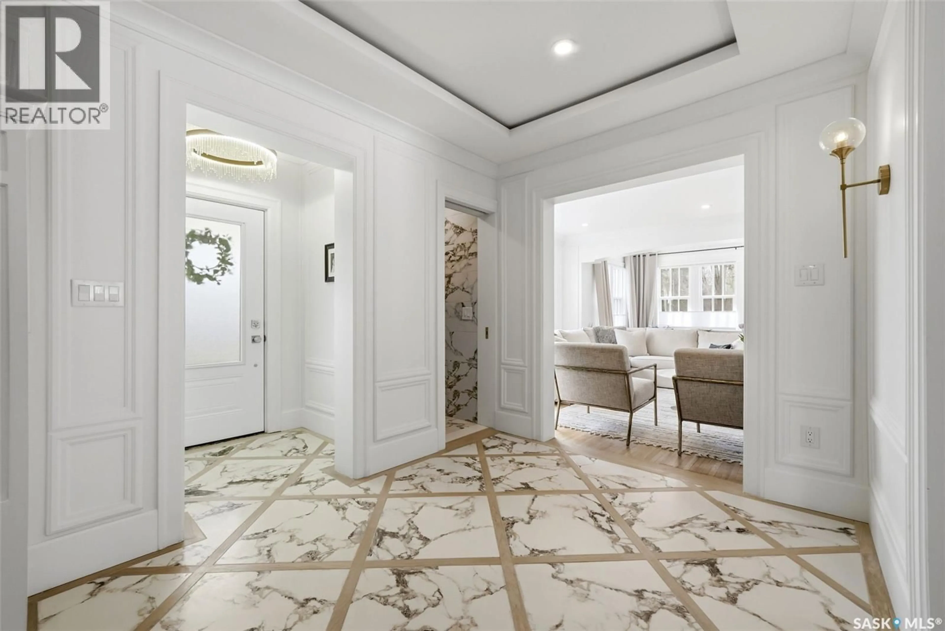 Indoor foyer for 3200 ALBERT STREET, Regina Saskatchewan S4S3N9