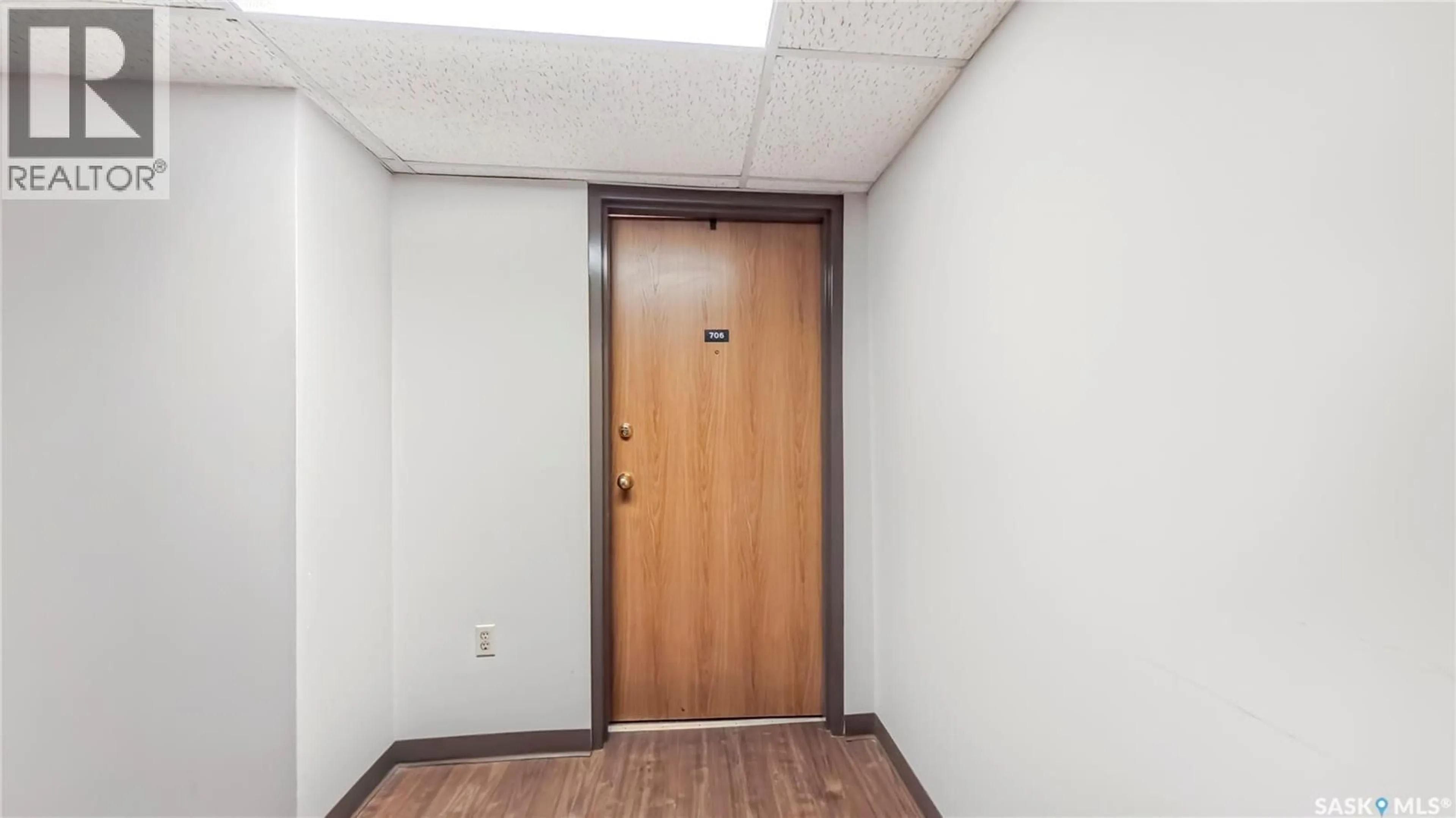 Indoor foyer for N - 706 405 5TH AVENUE, Saskatoon Saskatchewan S7K6Z3