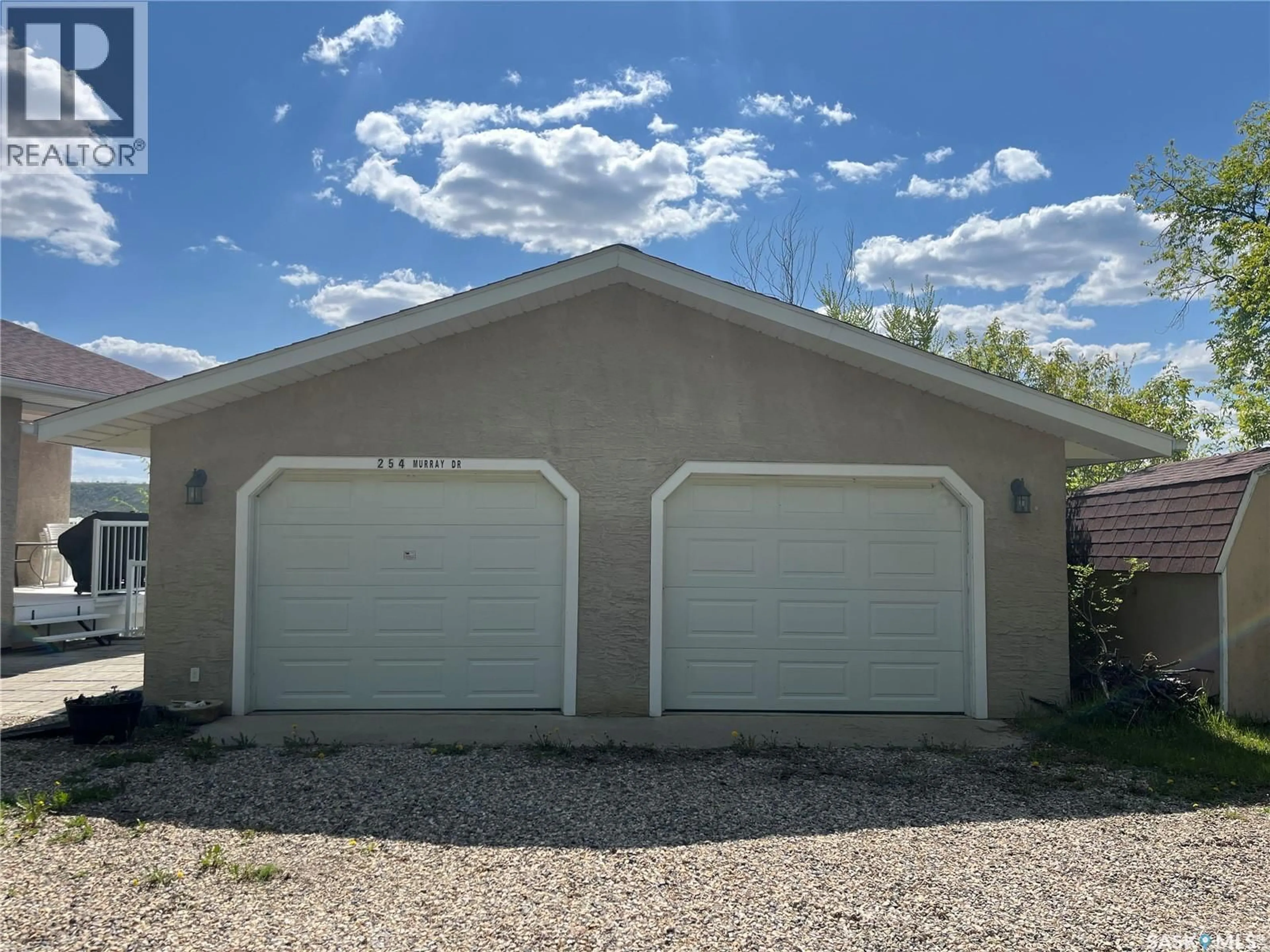 Indoor garage for 254 MURRAY DRIVE, Fort San Saskatchewan S0G1S0