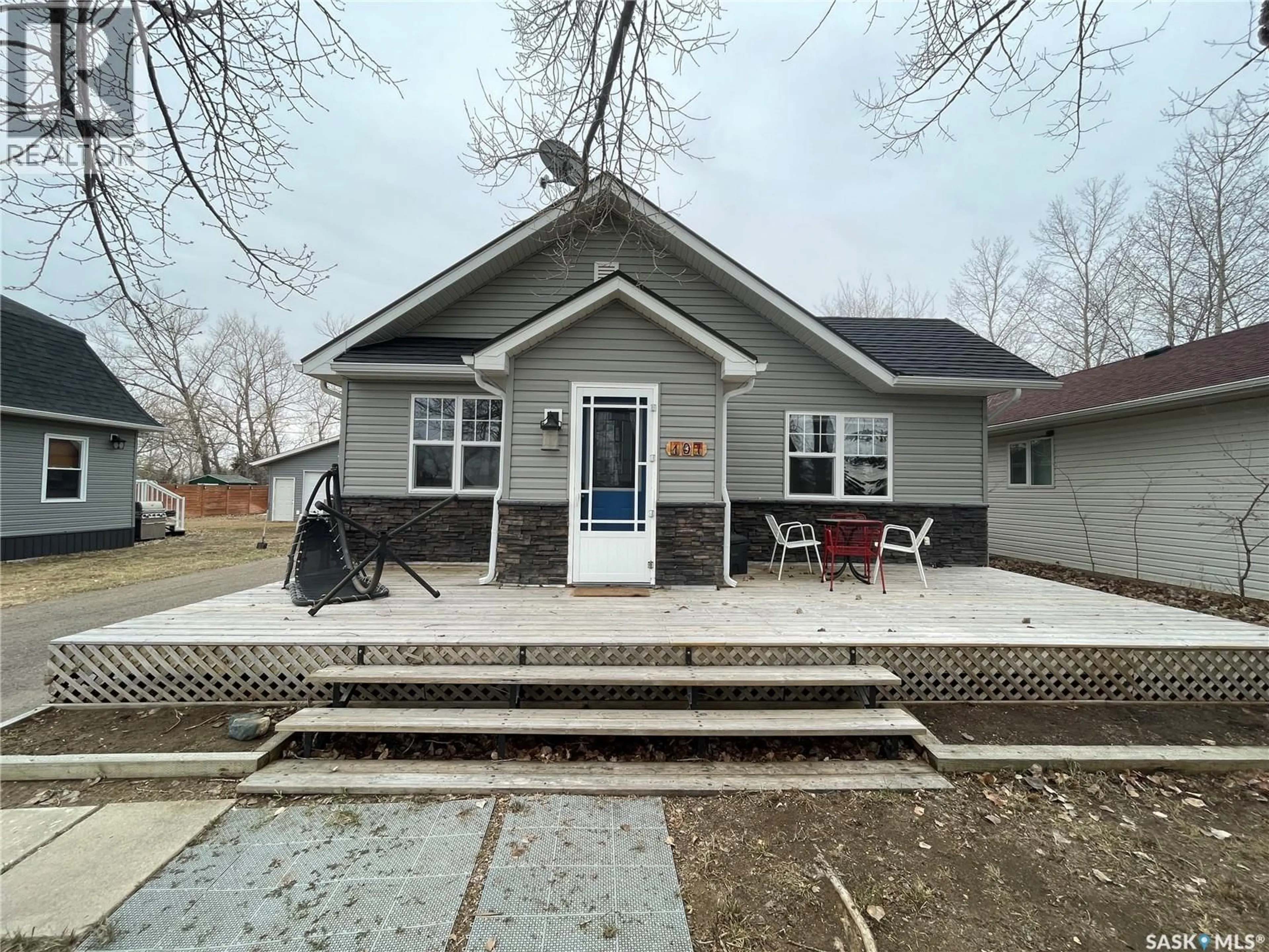 Unknown for 107 MISTUSINNE STREET, Mistusinne Saskatchewan S0H1J0