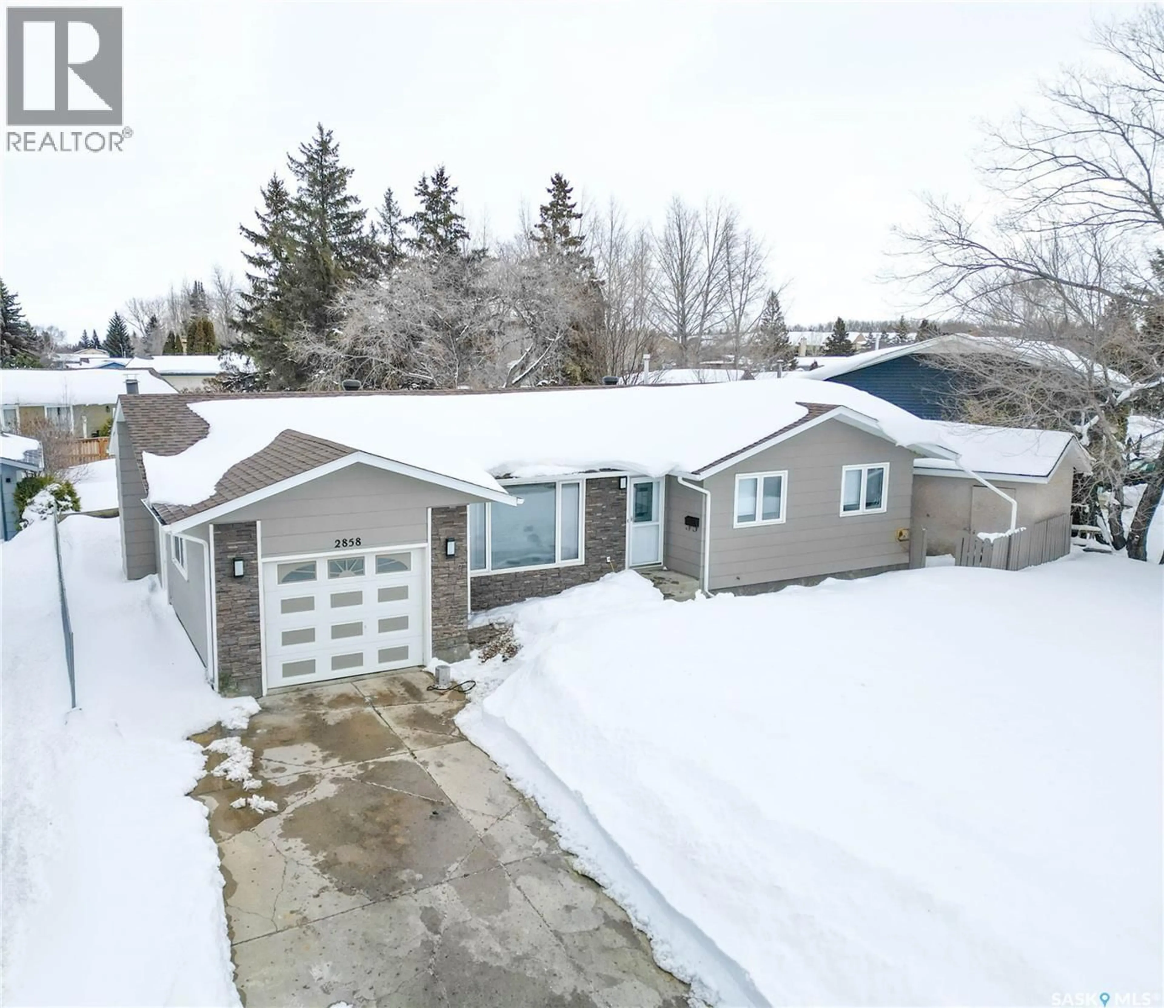 A pic from outside/outdoor area/front of a property/back of a property/a pic from drone, street for 2858 DUNN DRIVE, Prince Albert Saskatchewan S6V6K7
