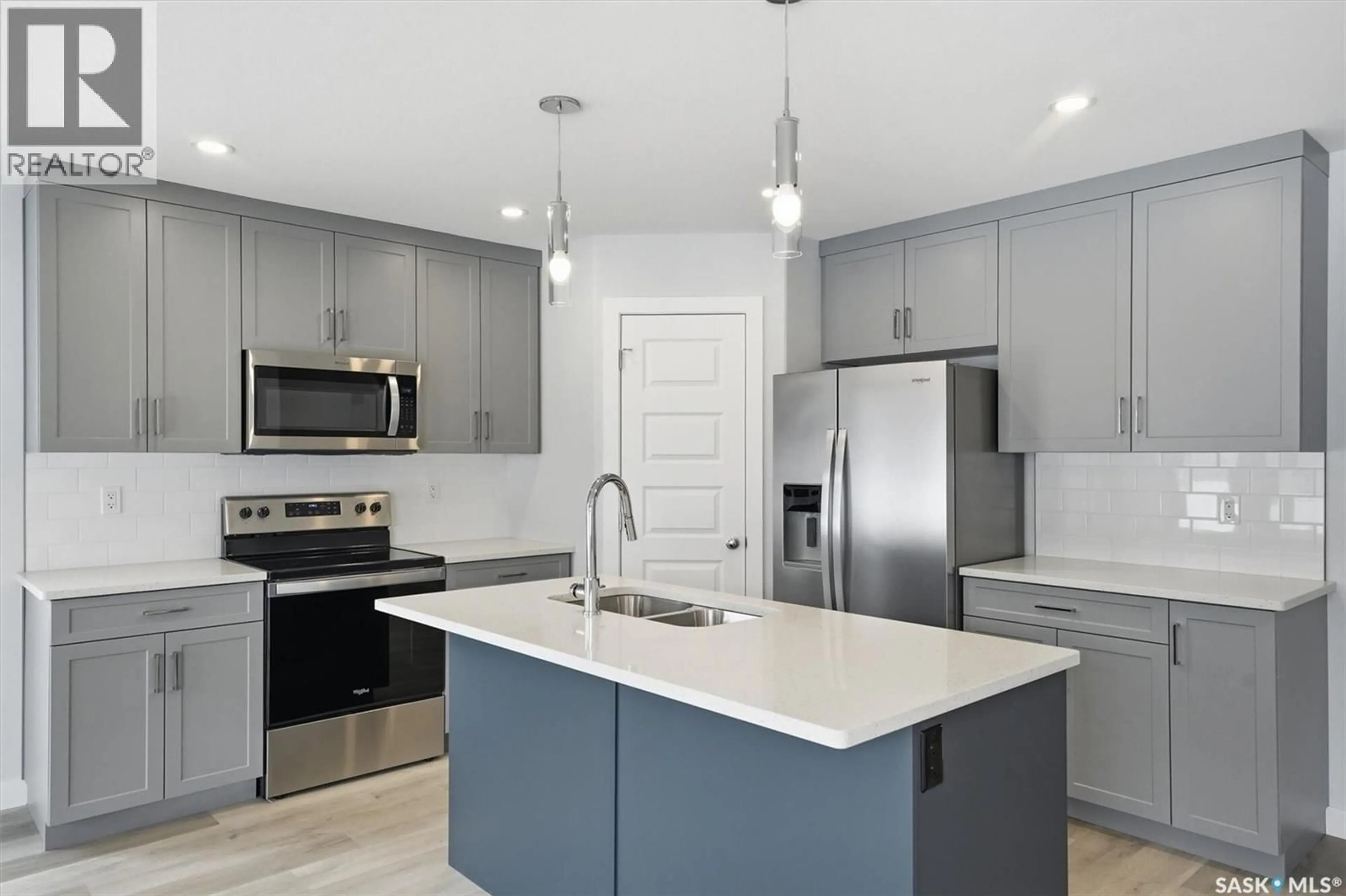 Open concept kitchen, unknown for 262 KOSTIUK CRESCENT, Saskatoon Saskatchewan S7V2A3