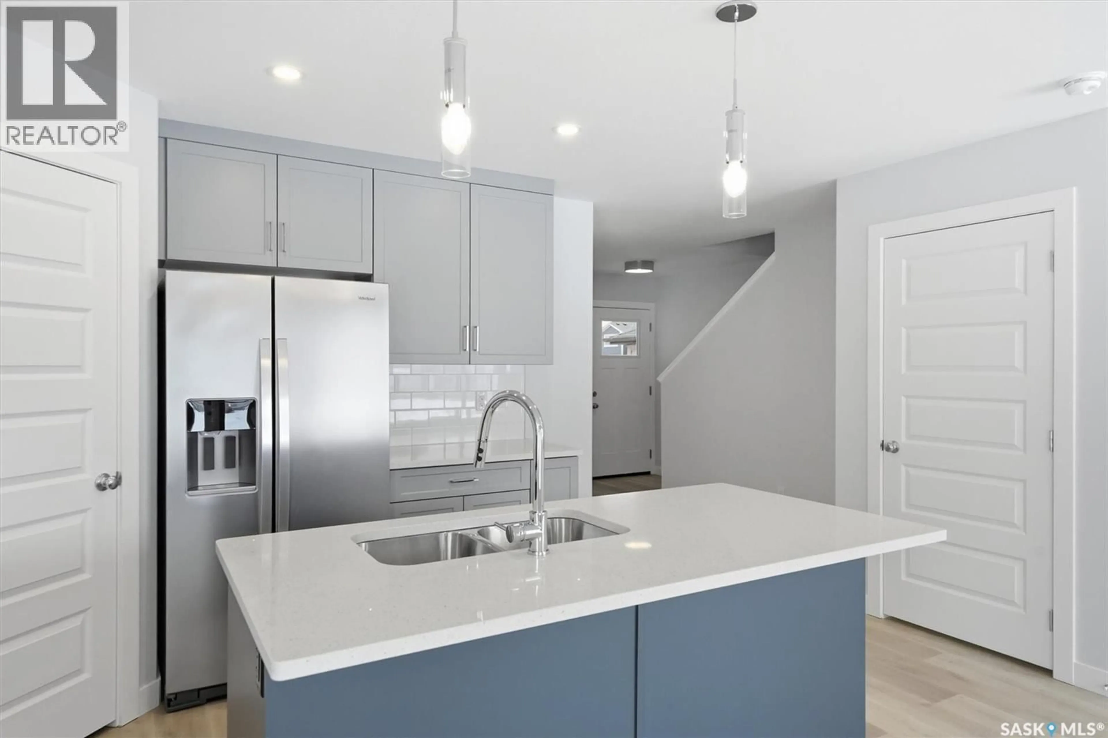 Open concept kitchen, unknown for 262 KOSTIUK CRESCENT, Saskatoon Saskatchewan S7V2A3