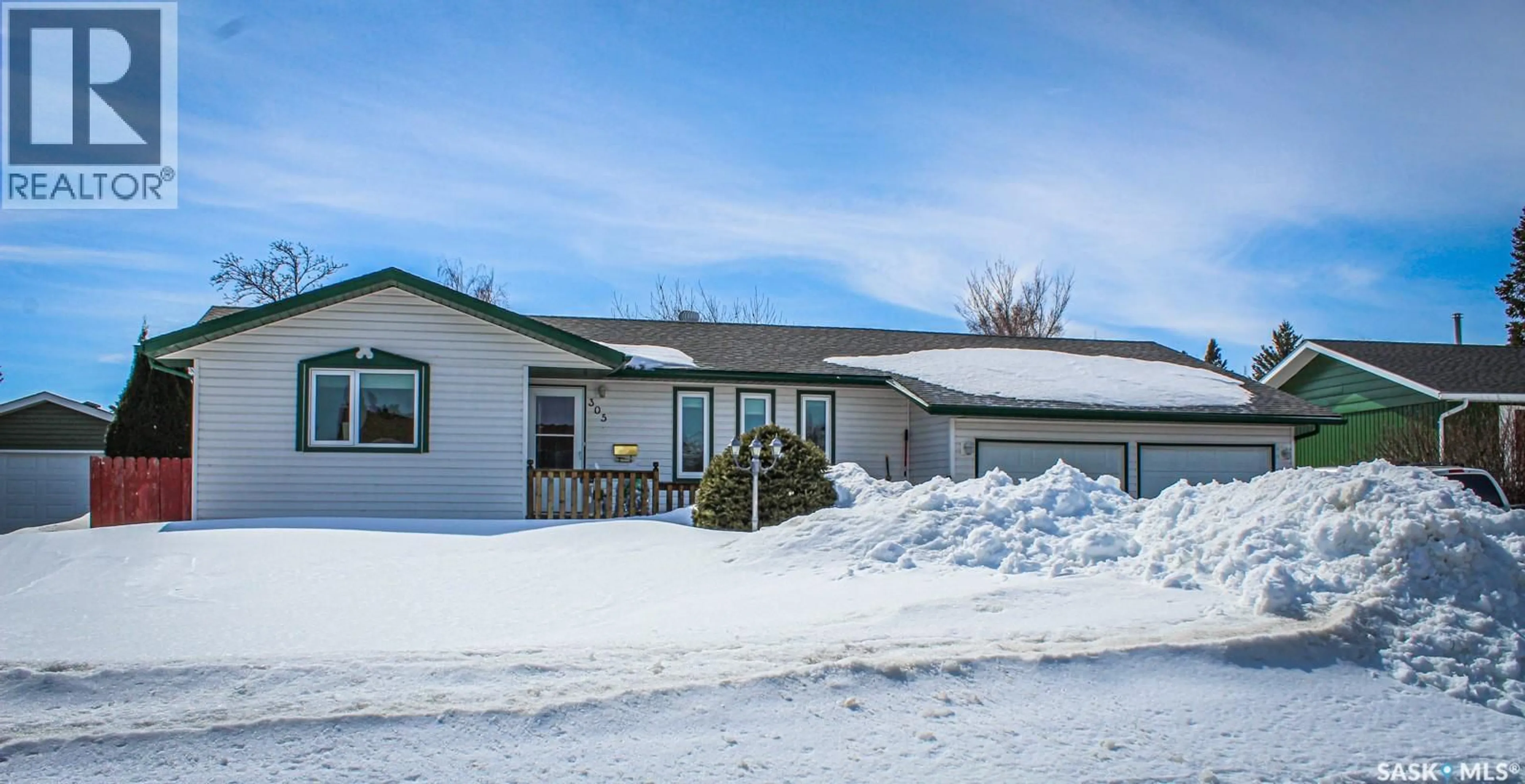 Home with vinyl exterior material, street for 305 CHURCHILL DRIVE, Melfort Saskatchewan S0E1A0