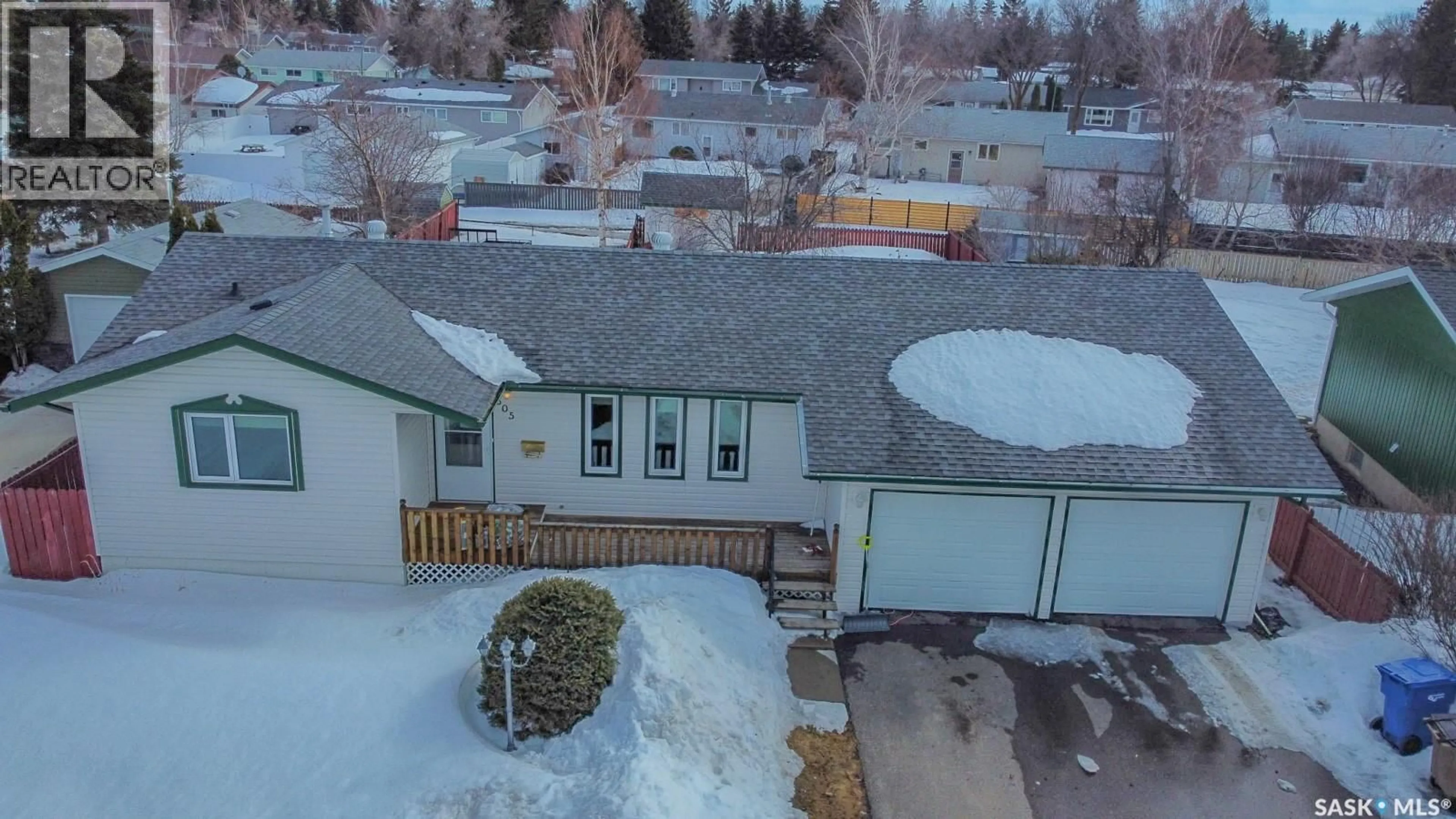 A pic from outside/outdoor area/front of a property/back of a property/a pic from drone, unknown for 305 CHURCHILL DRIVE, Melfort Saskatchewan S0E1A0