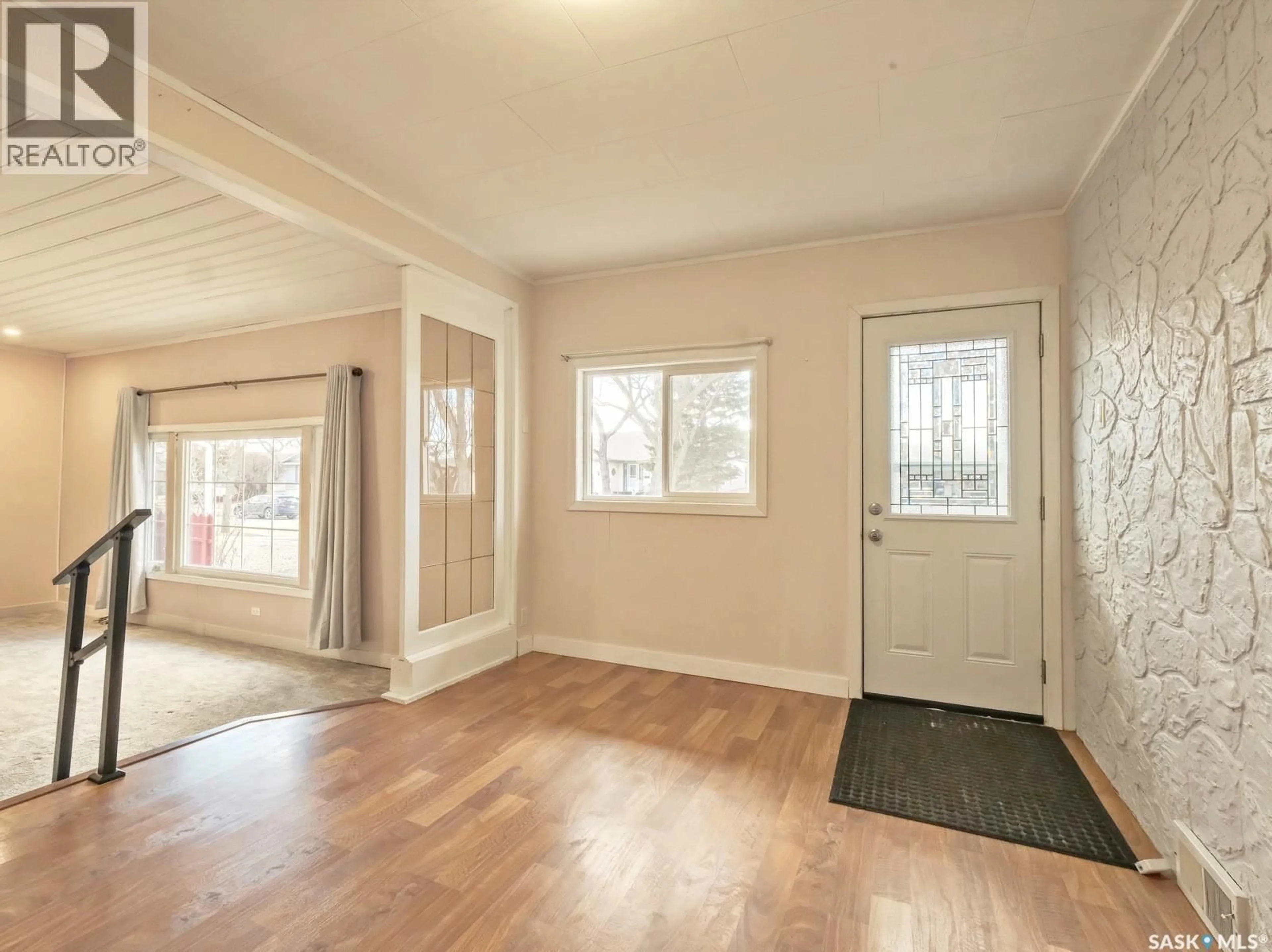 Indoor entryway for 710 MAIN STREET, Rosetown Saskatchewan S0L2V0