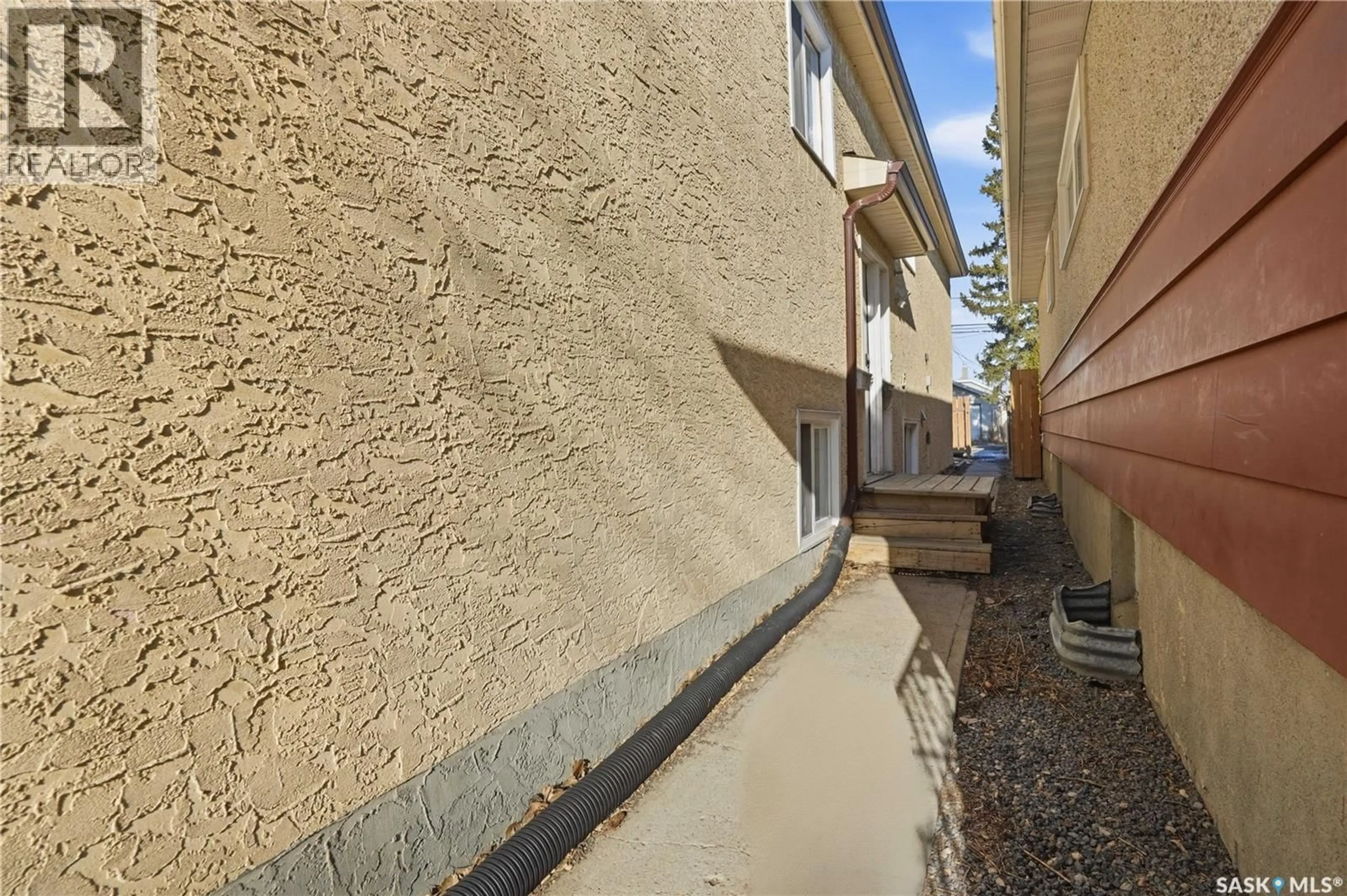 Patio, street for 2123 REYNOLDS STREET, Regina Saskatchewan S4N3N2