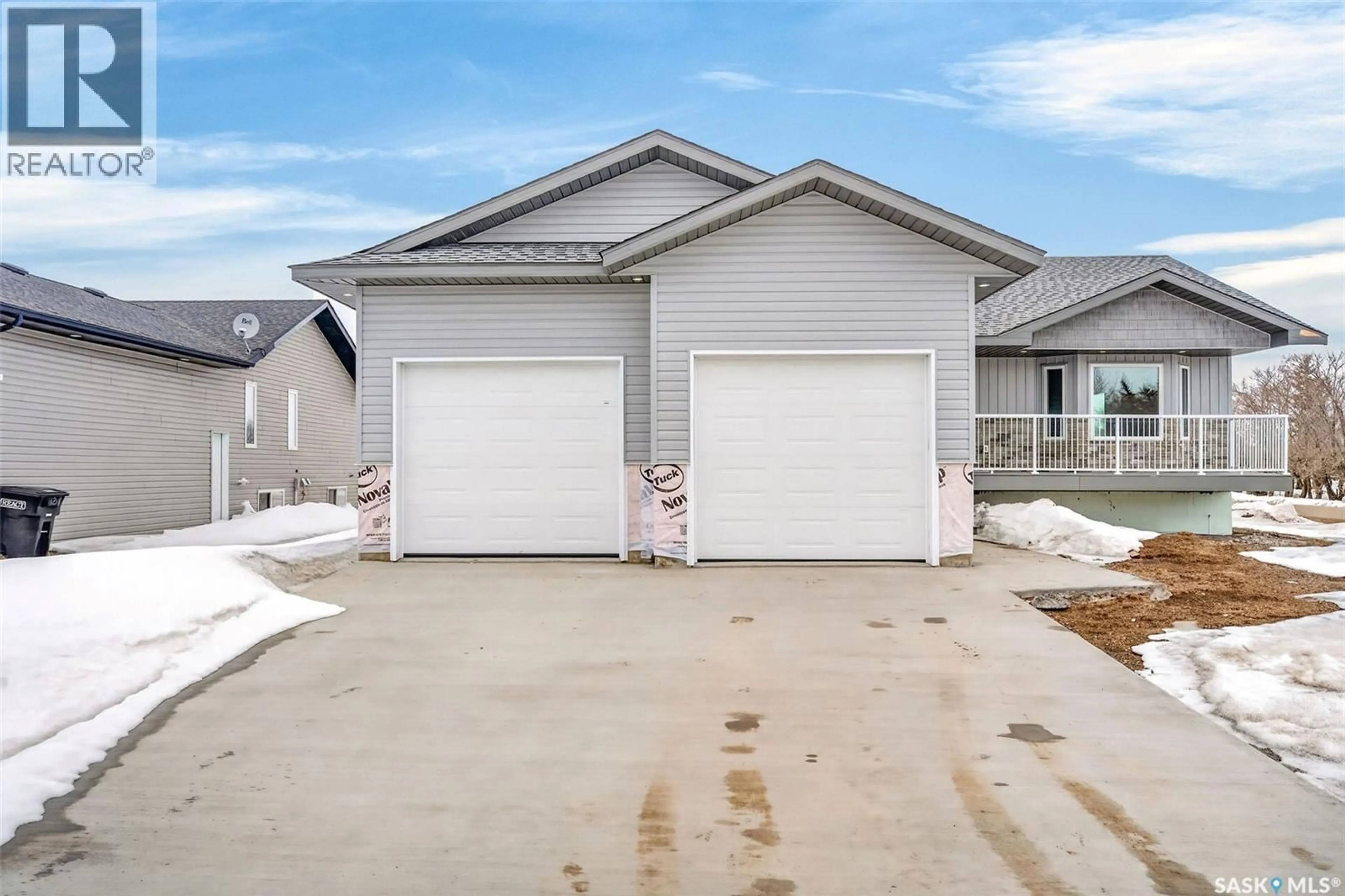 Indoor garage for 14 SCOTT BAY, Muenster Saskatchewan S0K2Y0