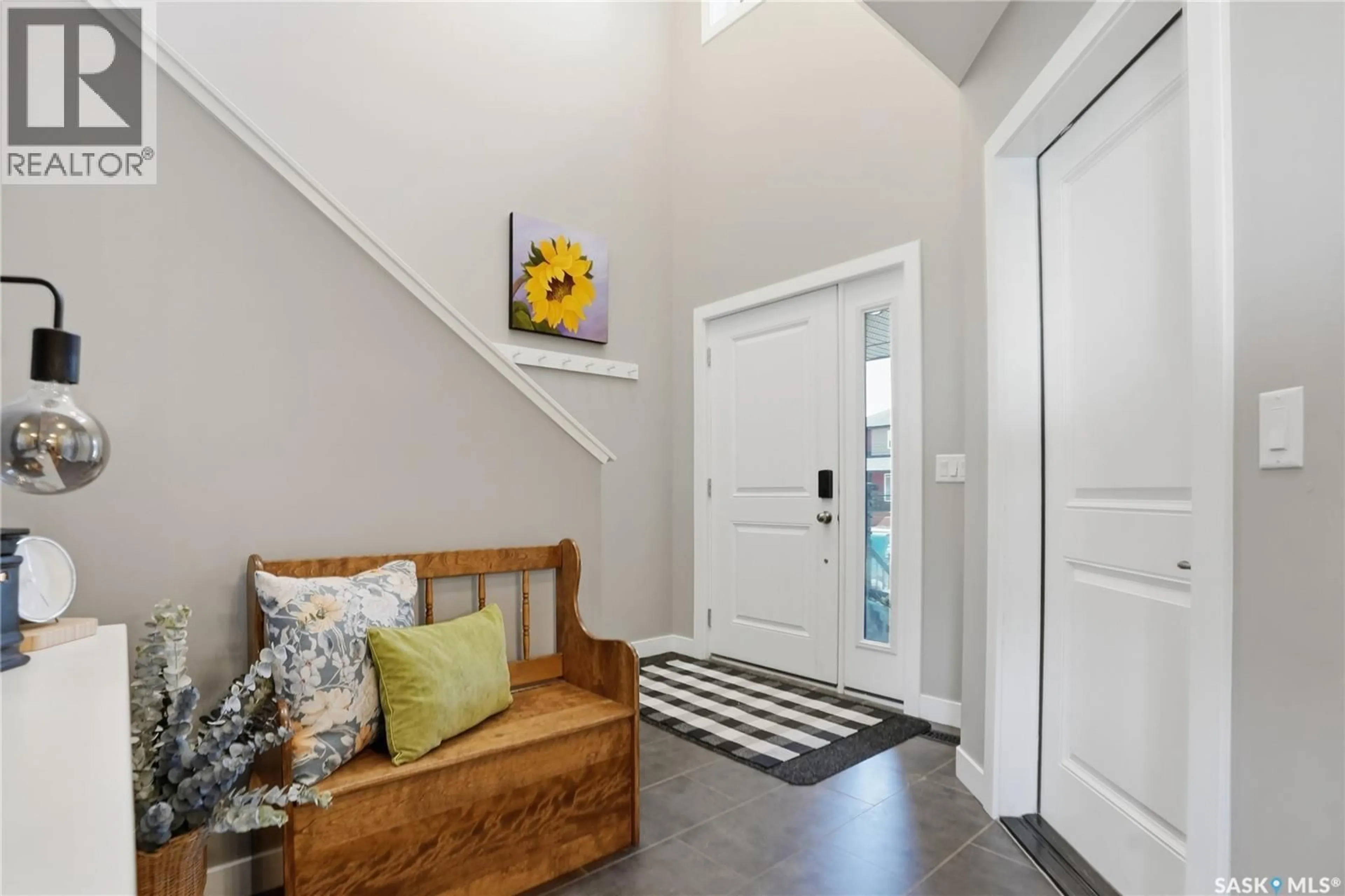 Indoor entryway for 527 MAPLE CRESCENT, Warman Saskatchewan S0K4S2