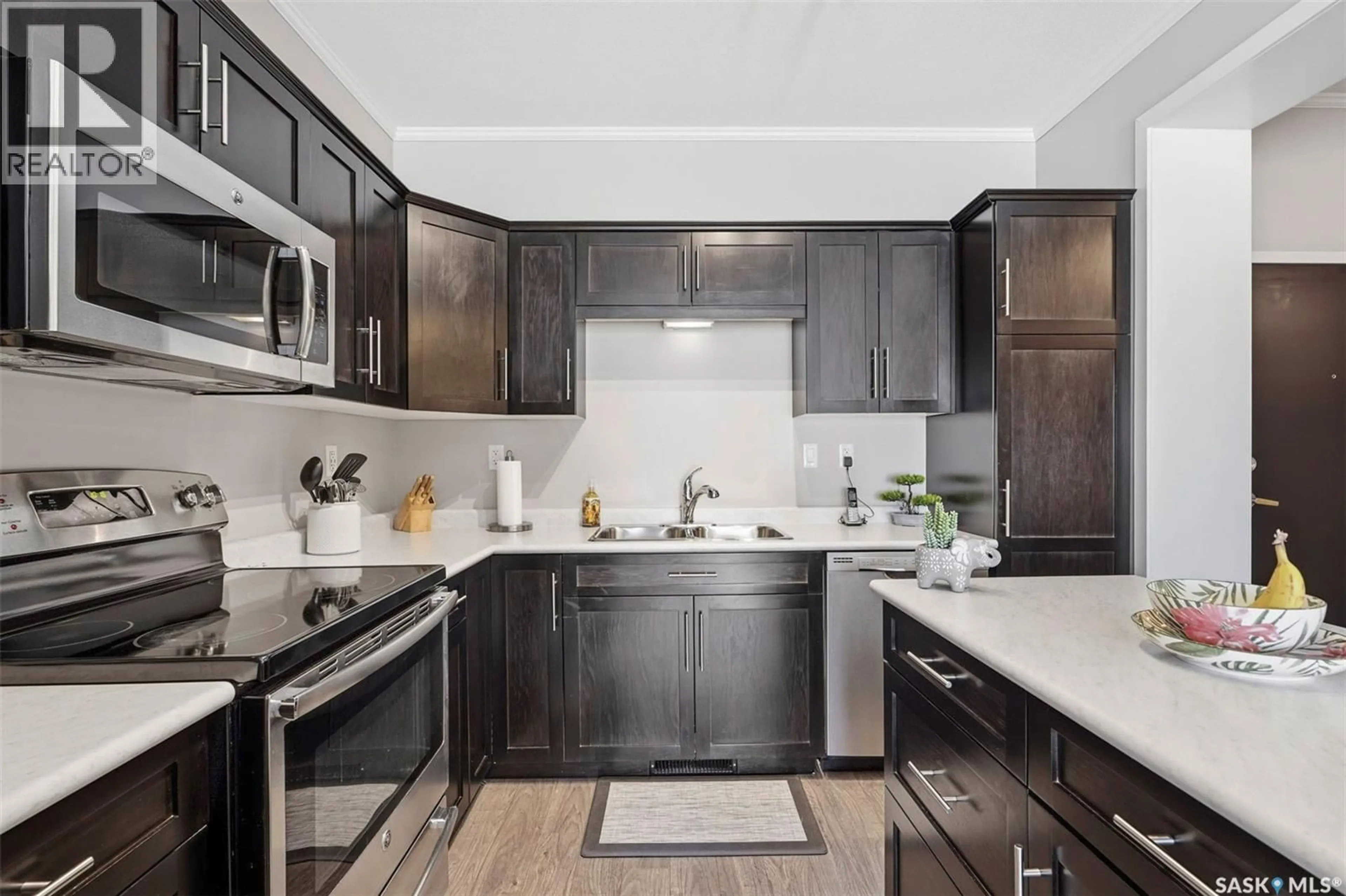 Open concept kitchen, unknown for 113 545 HASSARD CLOSE, Saskatoon Saskatchewan S7L6V3