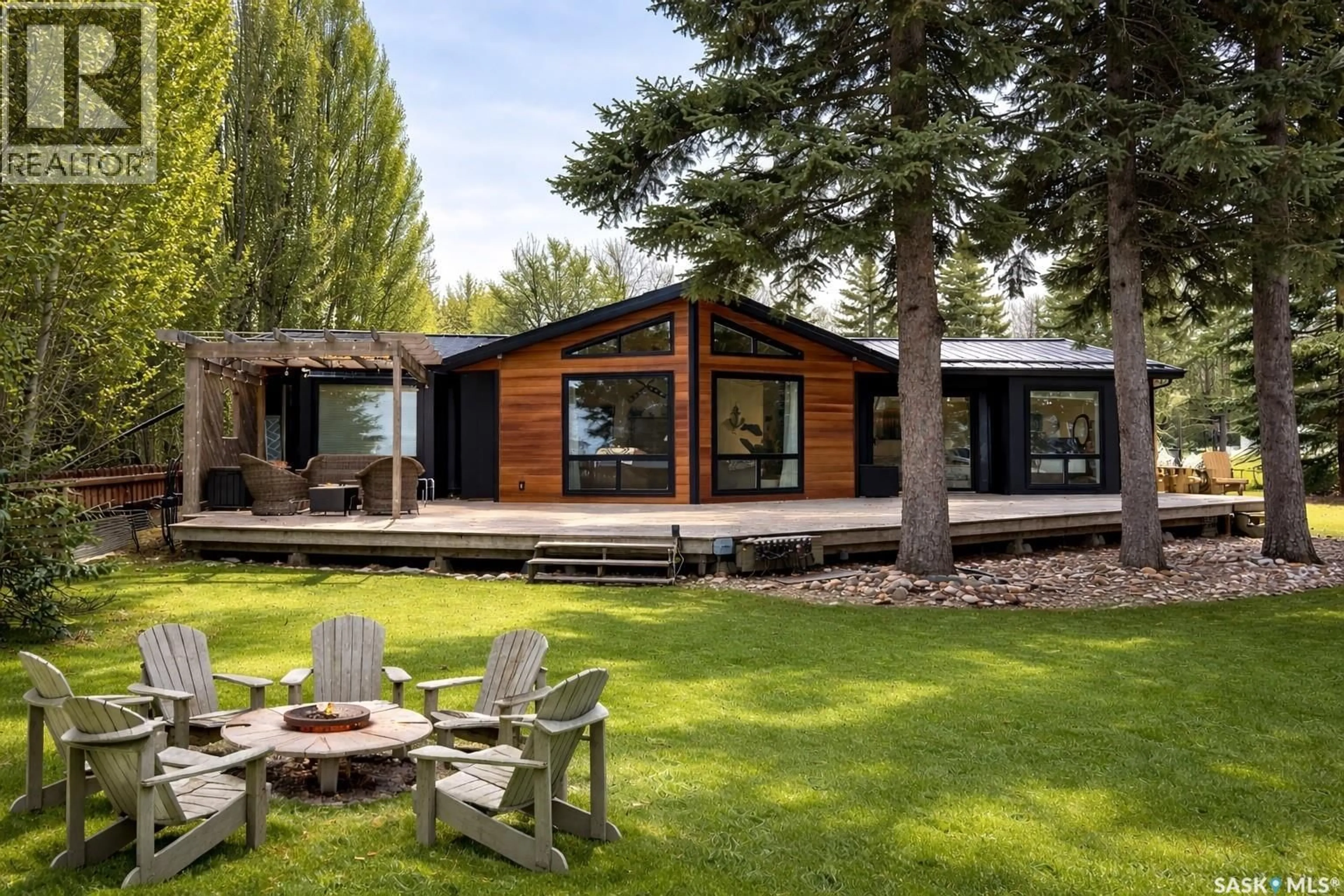 Home with vinyl exterior material, unknown for 22 SHELLEY STREET, Candle Lake Saskatchewan S0J3E0