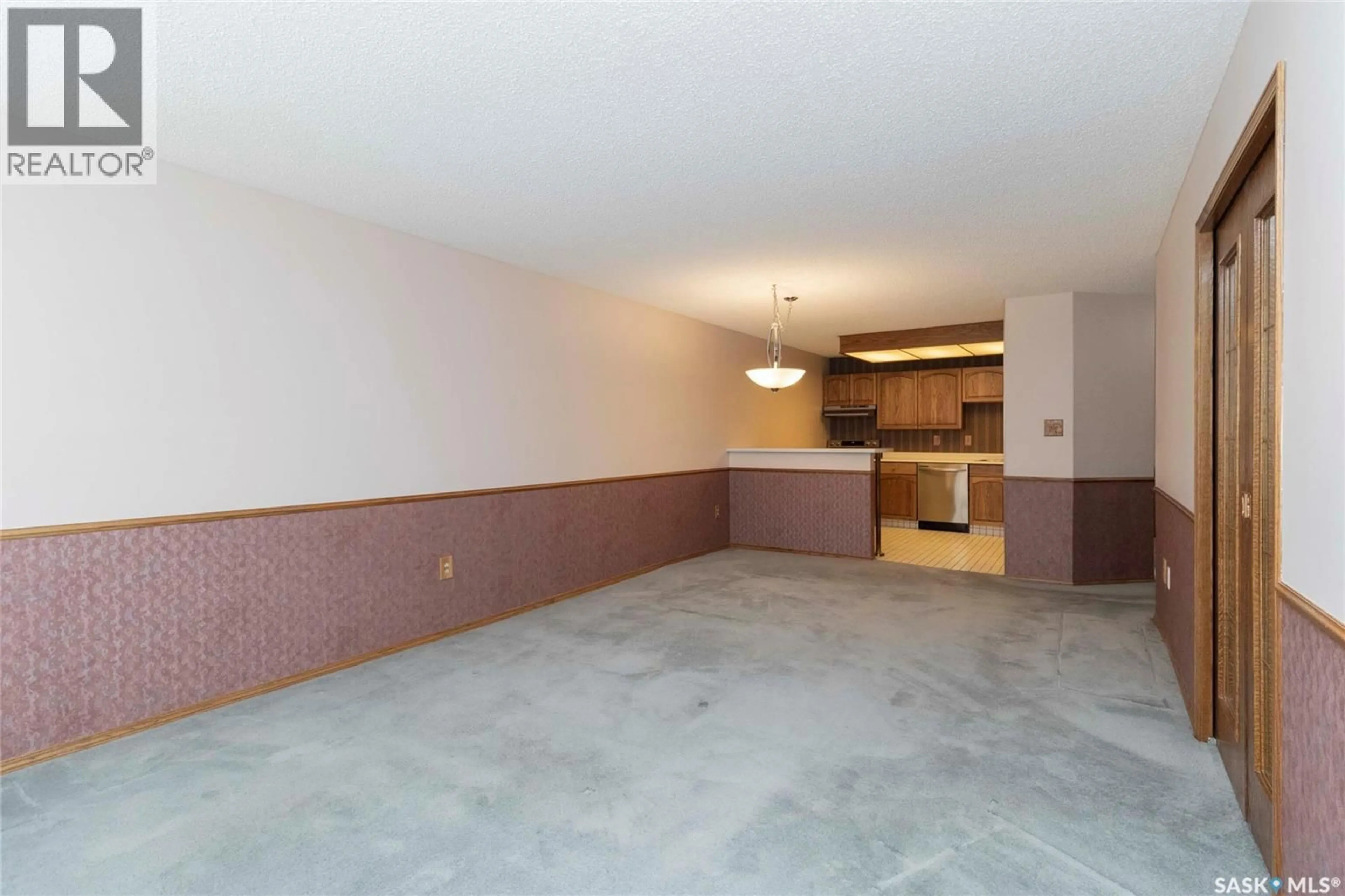 Indoor garage for 103-520 3RD AVENUE, Saskatoon Saskatchewan S7K2J7