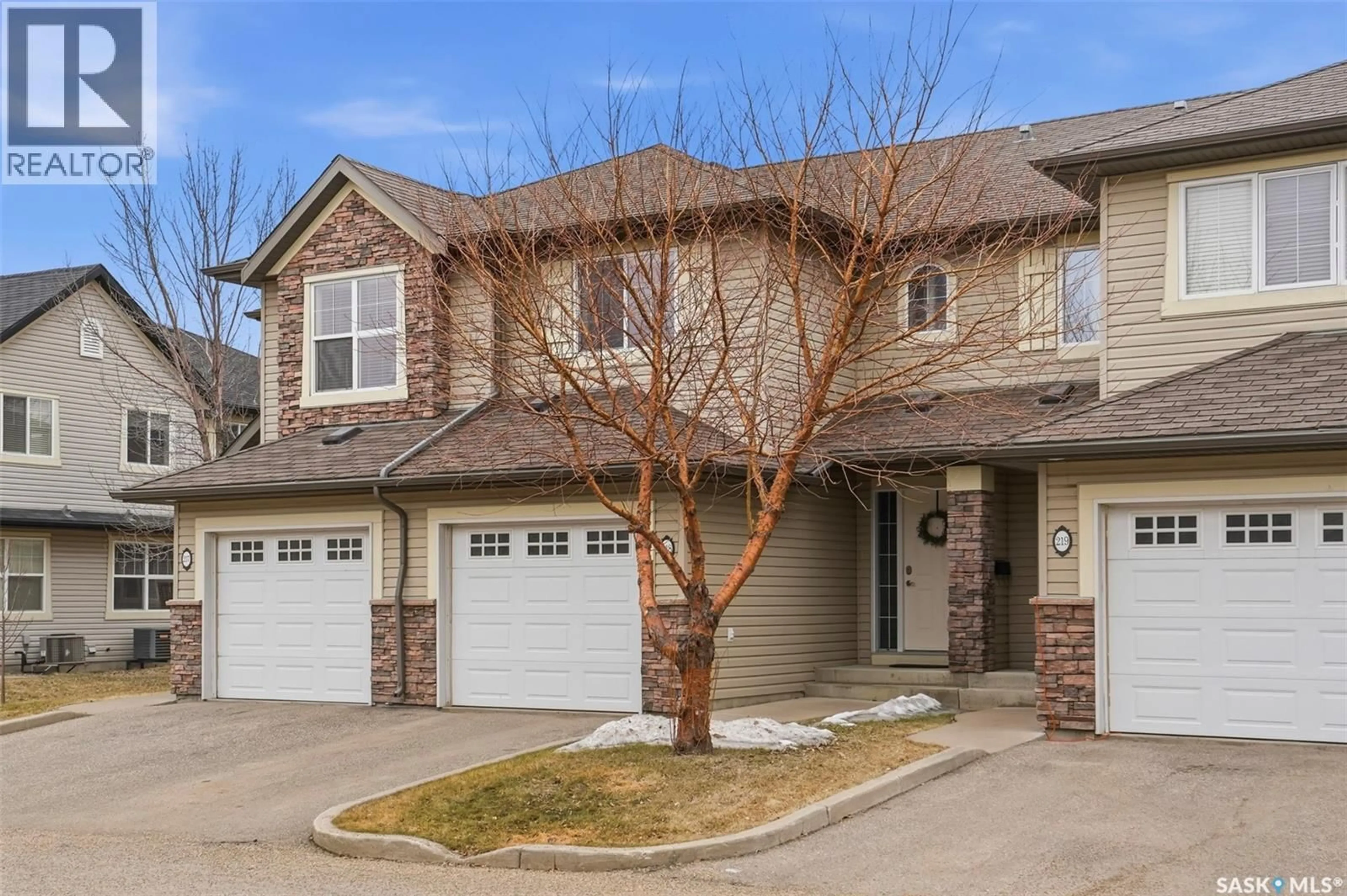 Home with brick exterior material, street for 105 - 218 LYND CRESCENT, Saskatoon Saskatchewan S7T0C3