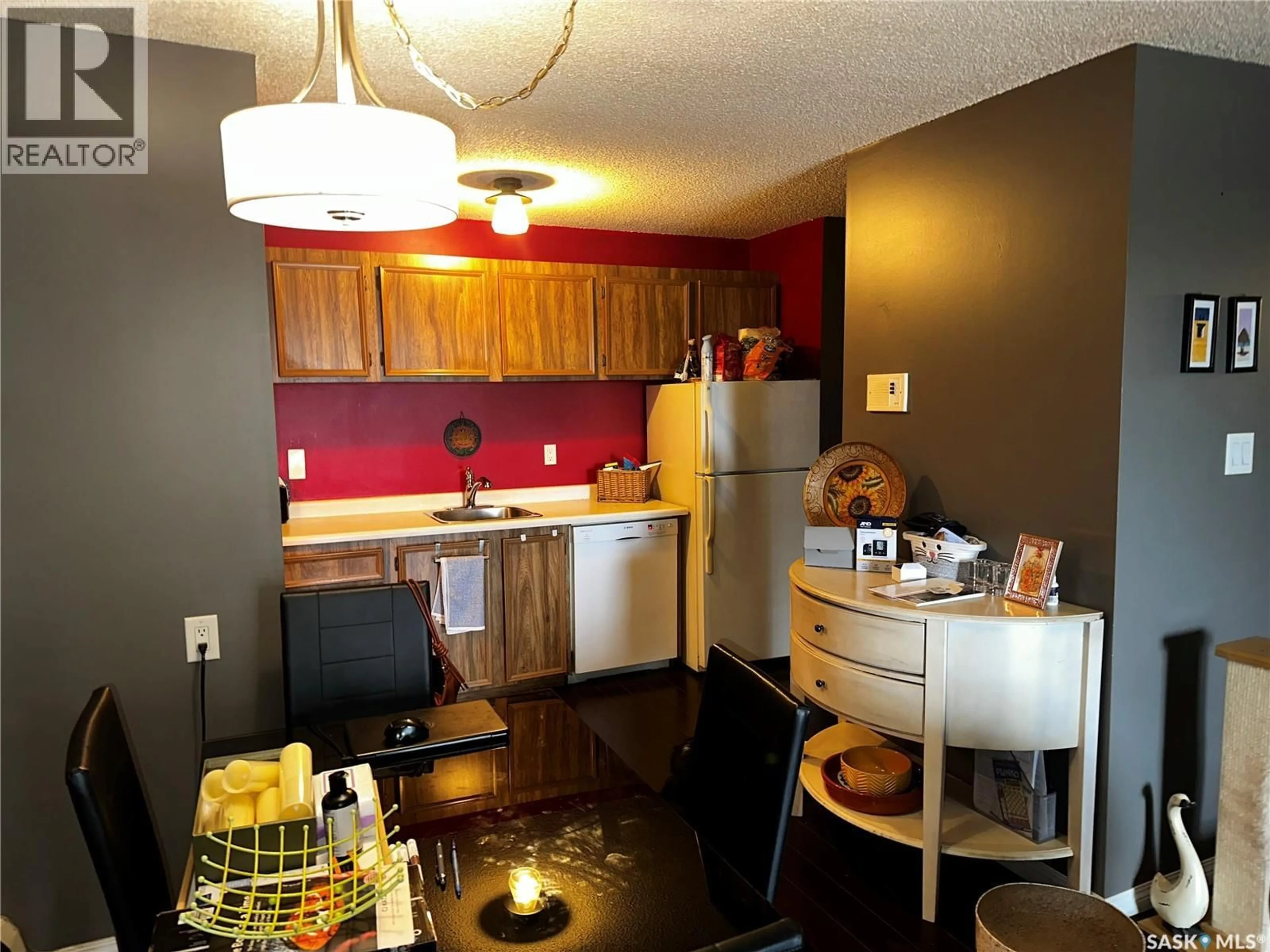 Standard kitchen, wood/laminate floor for 302 1808 EAGLESHAM AVENUE, Weyburn Saskatchewan S4H3A8