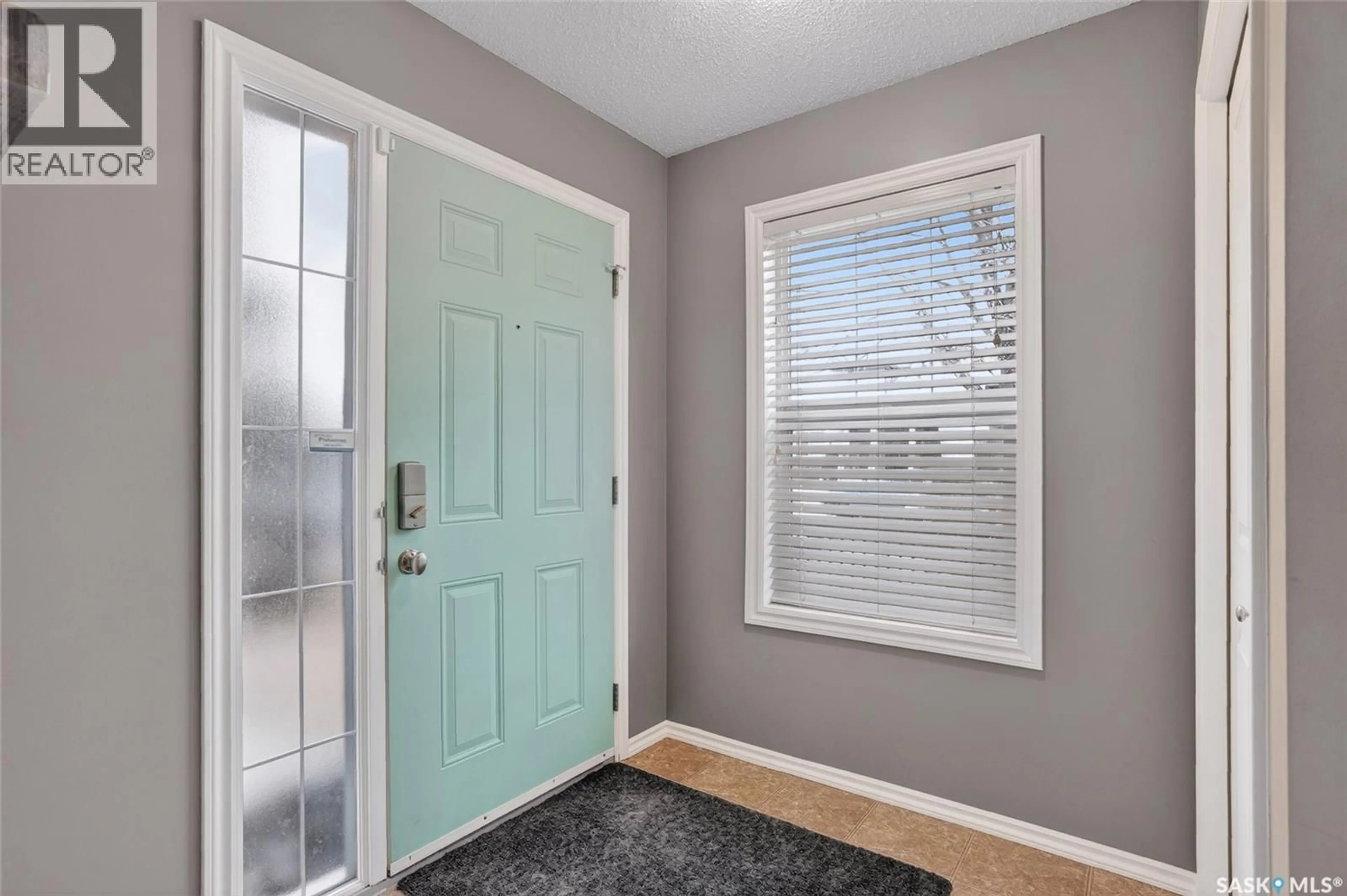 Indoor entryway for 105 - 201 LYND CRESCENT, Saskatoon Saskatchewan S7T0C3