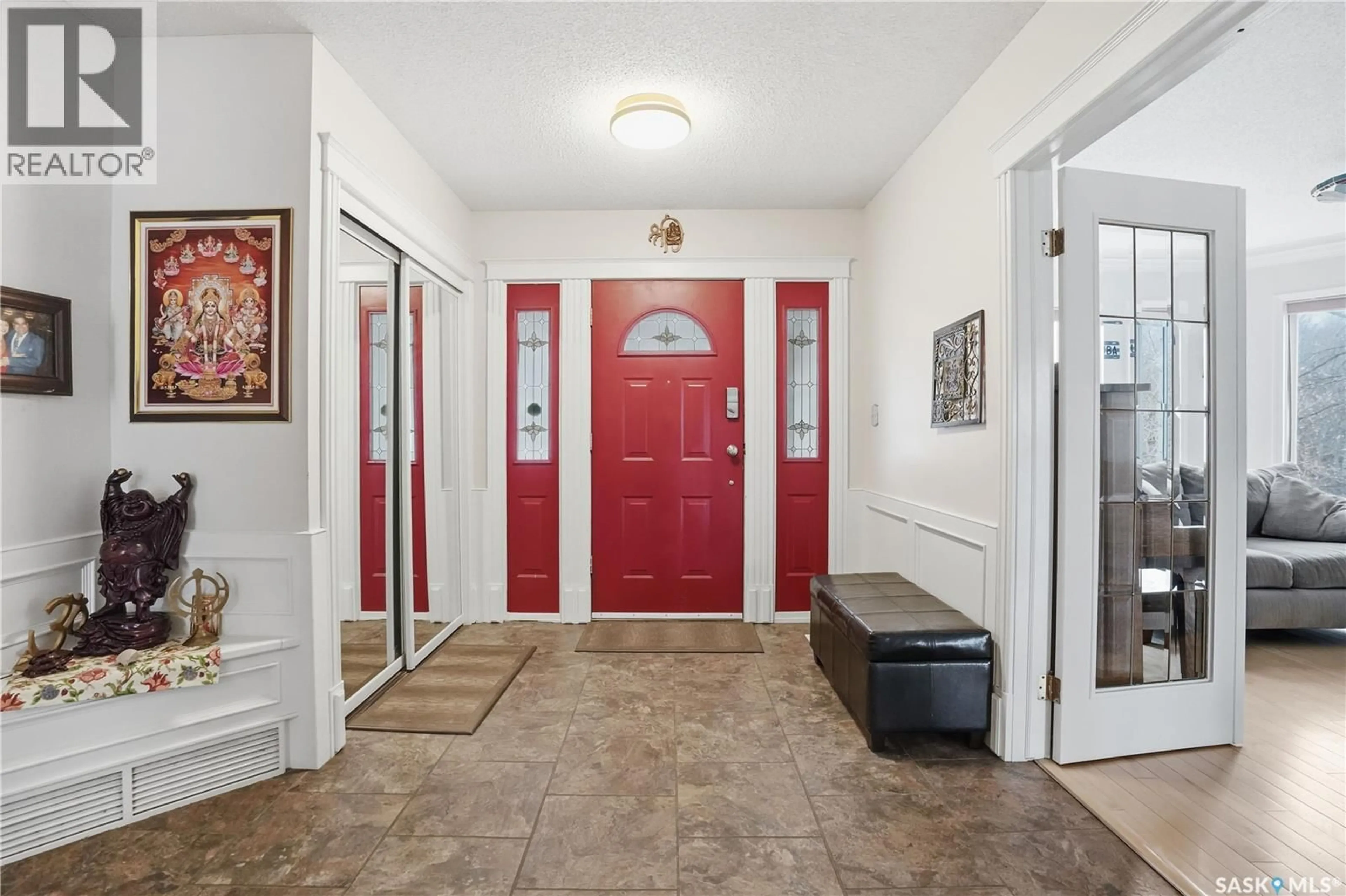 Indoor entryway for 10 MEADOW BAY, Lumsden Saskatchewan S0G3C0