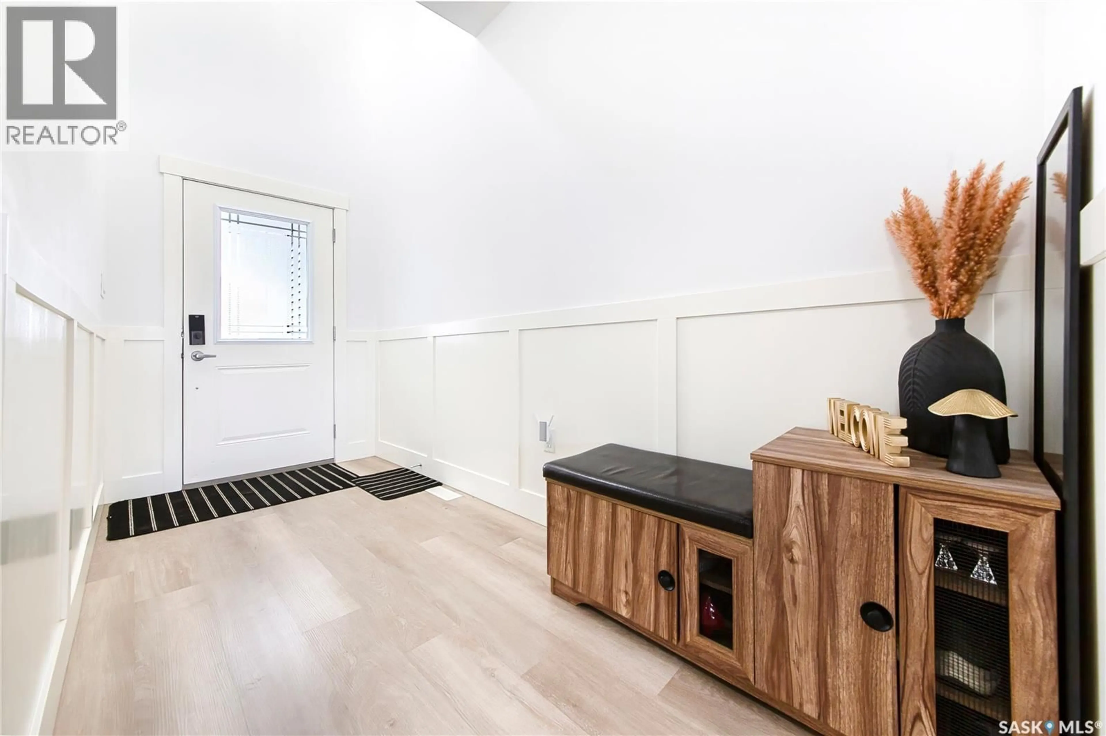 Indoor entryway for 132 3220 11TH STREET, Saskatoon Saskatchewan S7M5M4