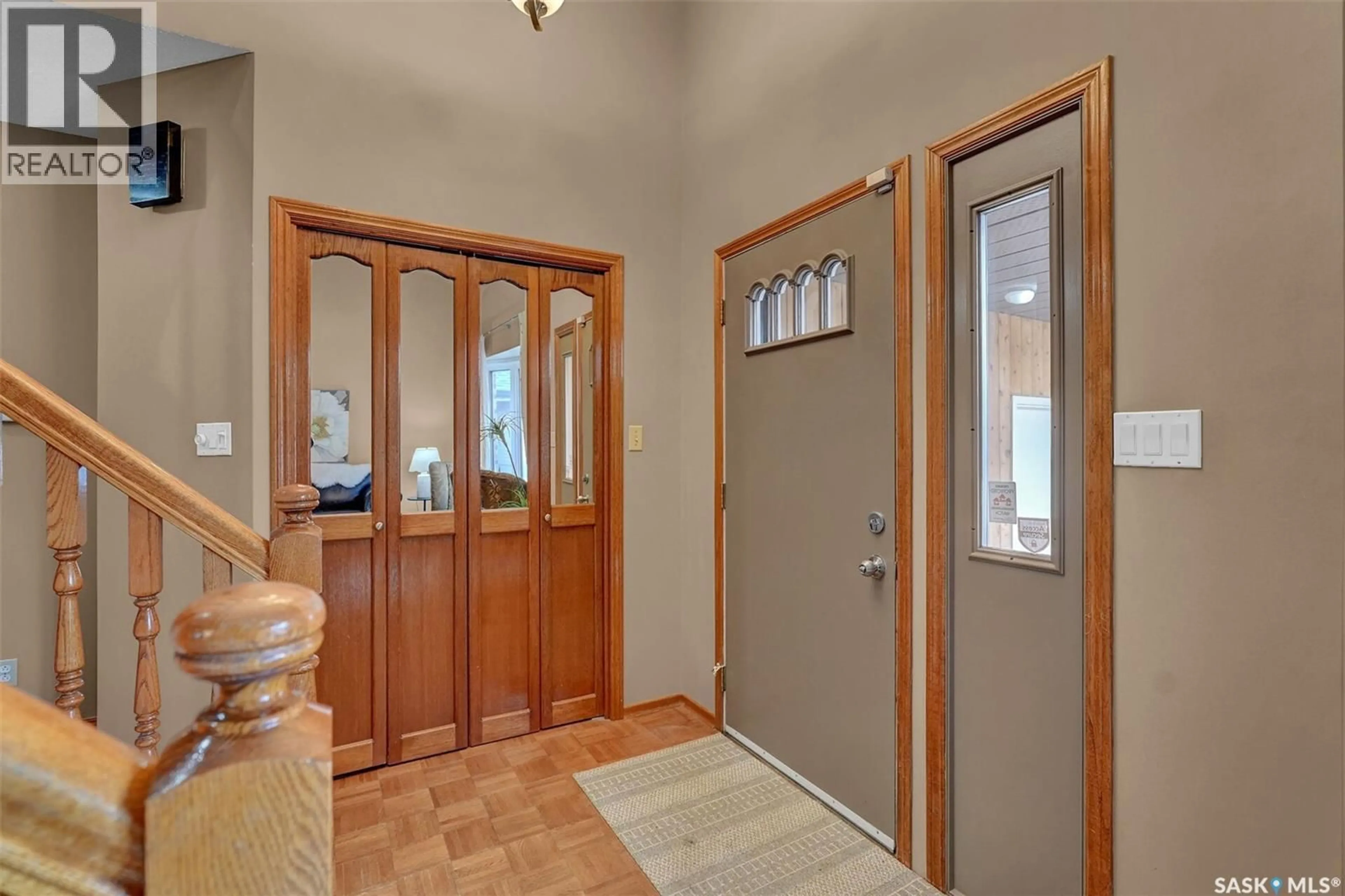 Indoor entryway for 1338 REED PLACE, Regina Saskatchewan S4X3G6