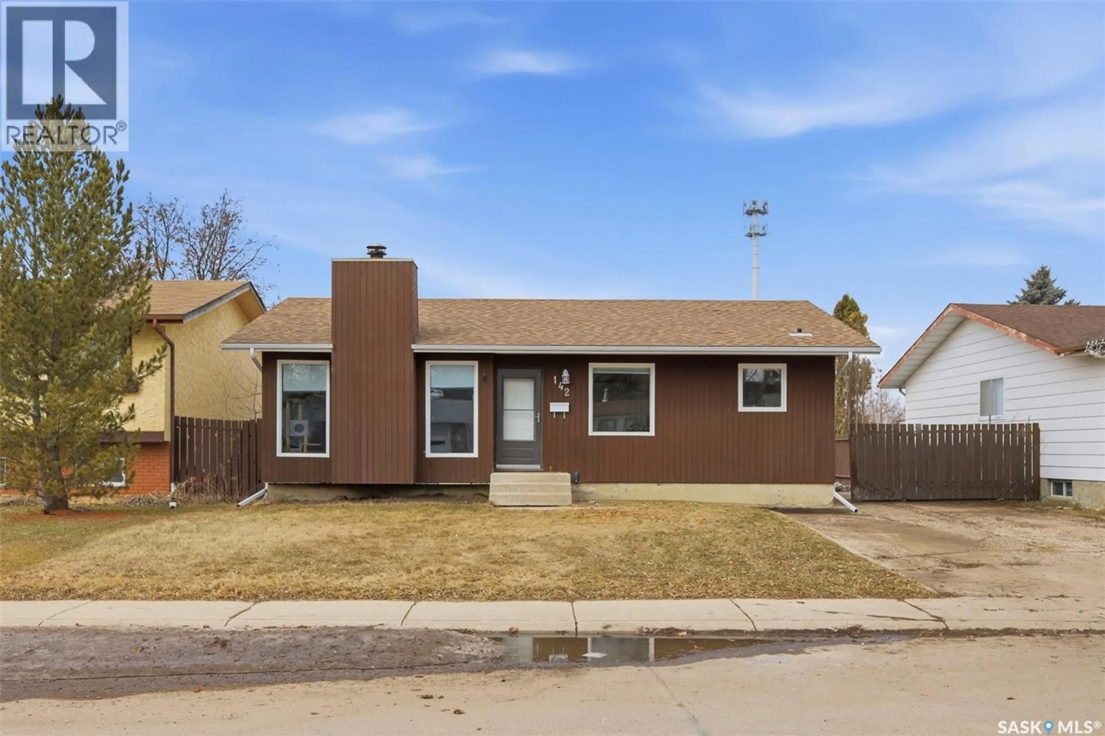 Home with brick exterior material, street for 142 HEISE CRESCENT, Saskatoon Saskatchewan S7M4V3