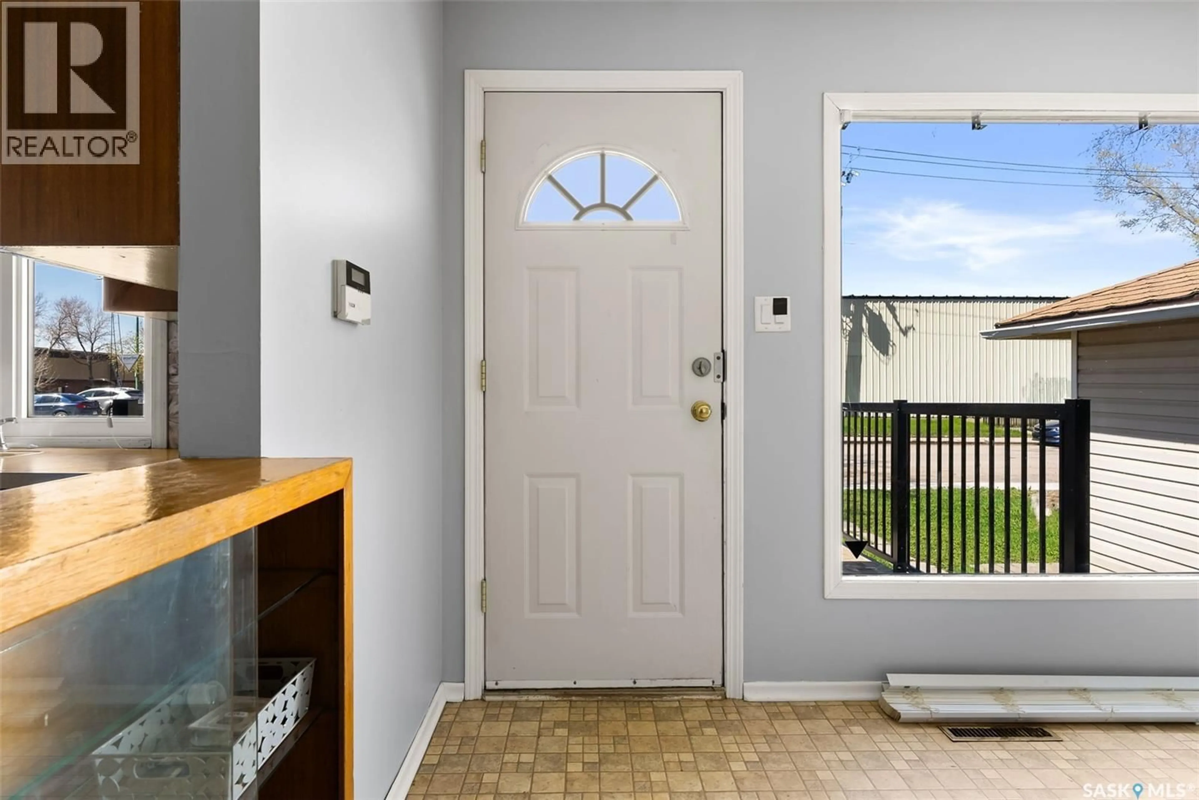 Indoor entryway for 263 MCINTYRE STREET, Regina Saskatchewan S4R2L7