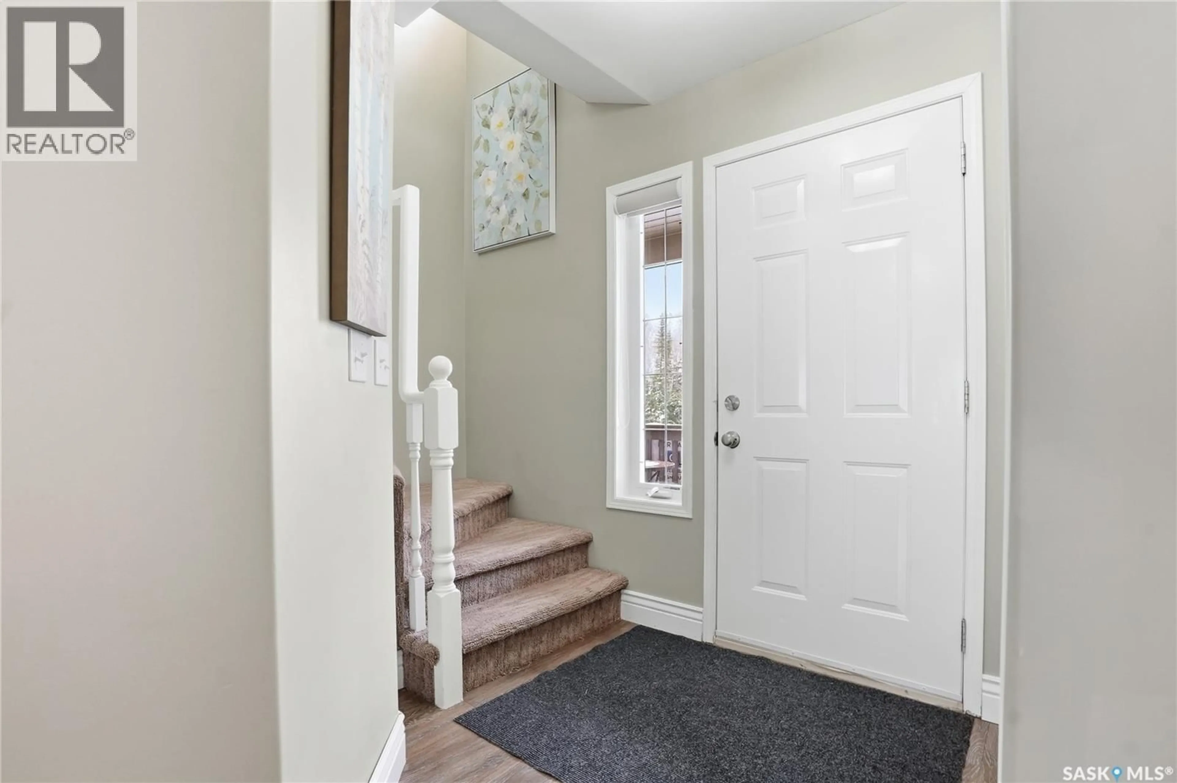 Indoor entryway for 24 - 310 FAIRWAY DRIVE, Elk Ridge Saskatchewan S0J0N0