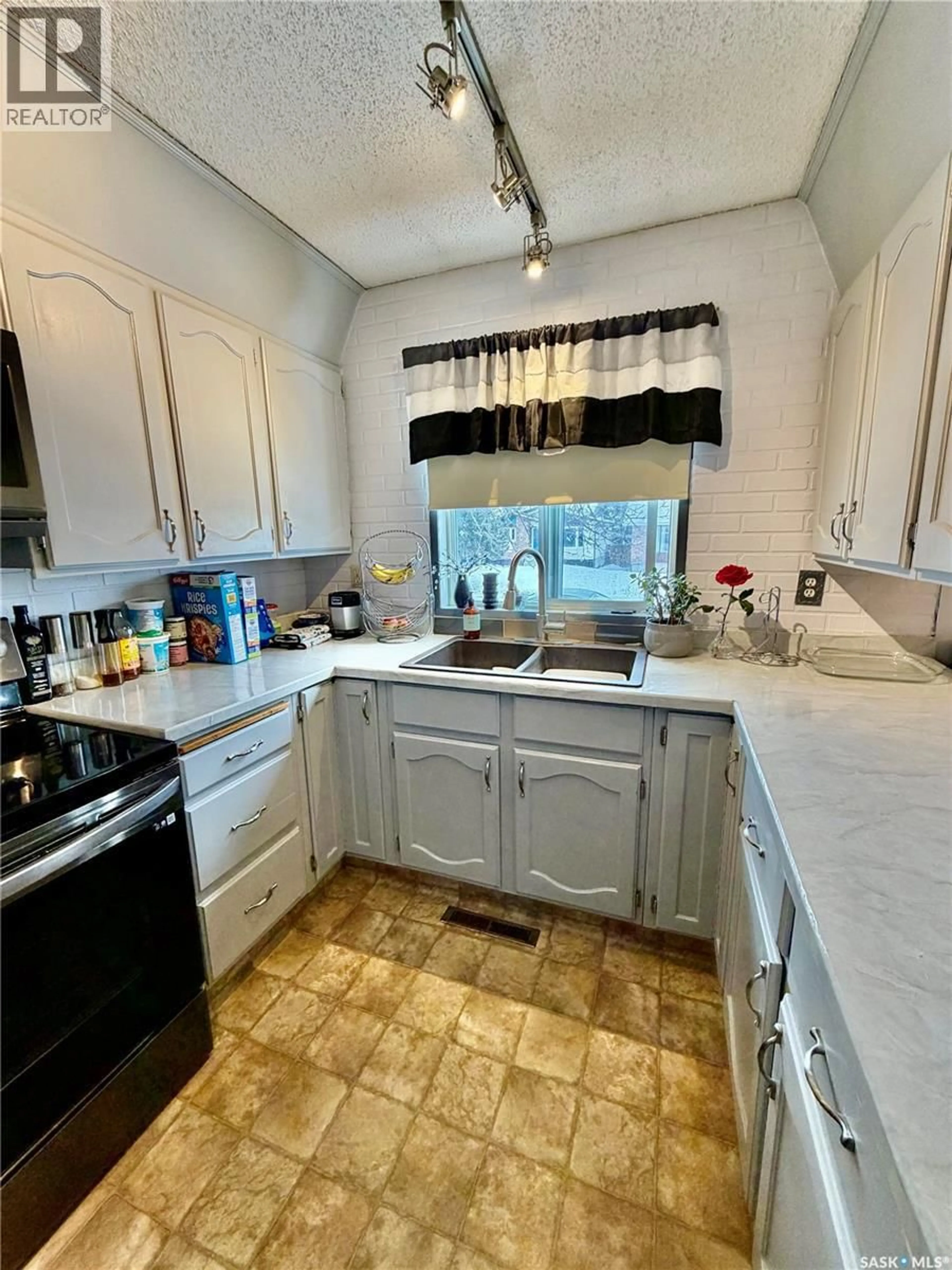 Standard kitchen, unknown for 610 MAIN STREET, Hudson Bay Saskatchewan S0E0Y0