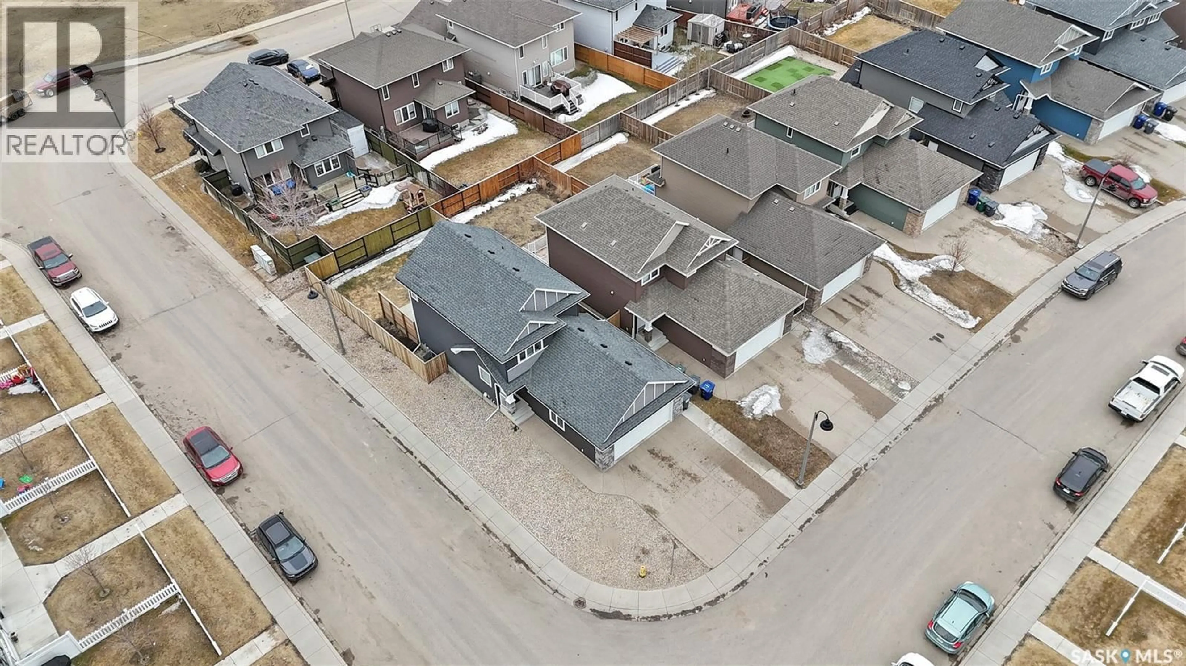 A pic from outside/outdoor area/front of a property/back of a property/a pic from drone, street for 270 LEWIN CRESCENT, Saskatoon Saskatchewan S7T0T3