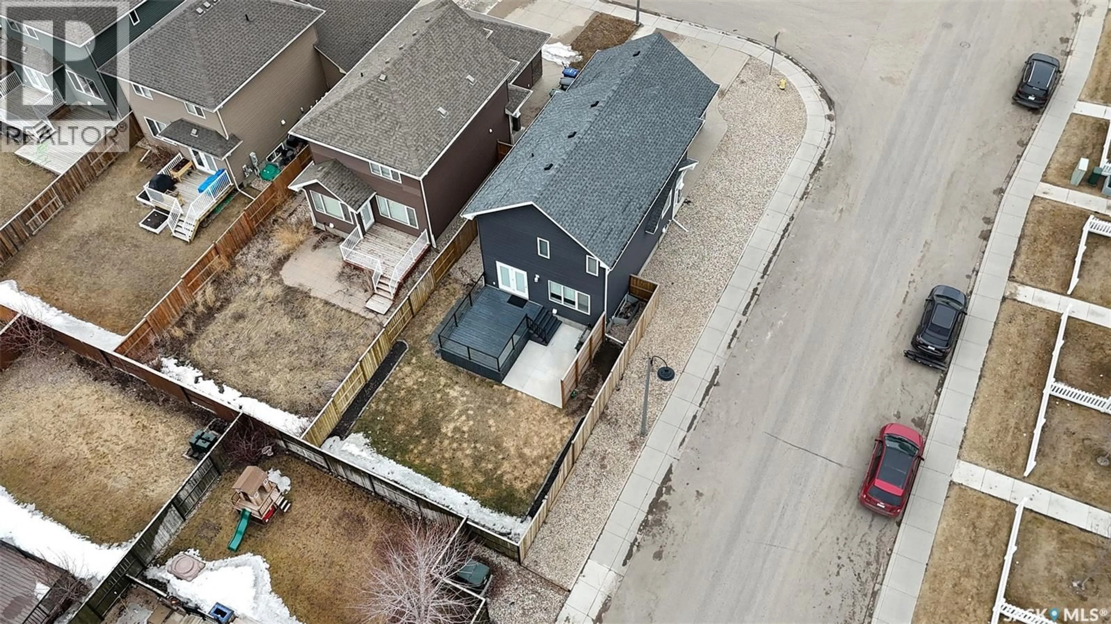 A pic from outside/outdoor area/front of a property/back of a property/a pic from drone, street for 270 LEWIN CRESCENT, Saskatoon Saskatchewan S7T0T3