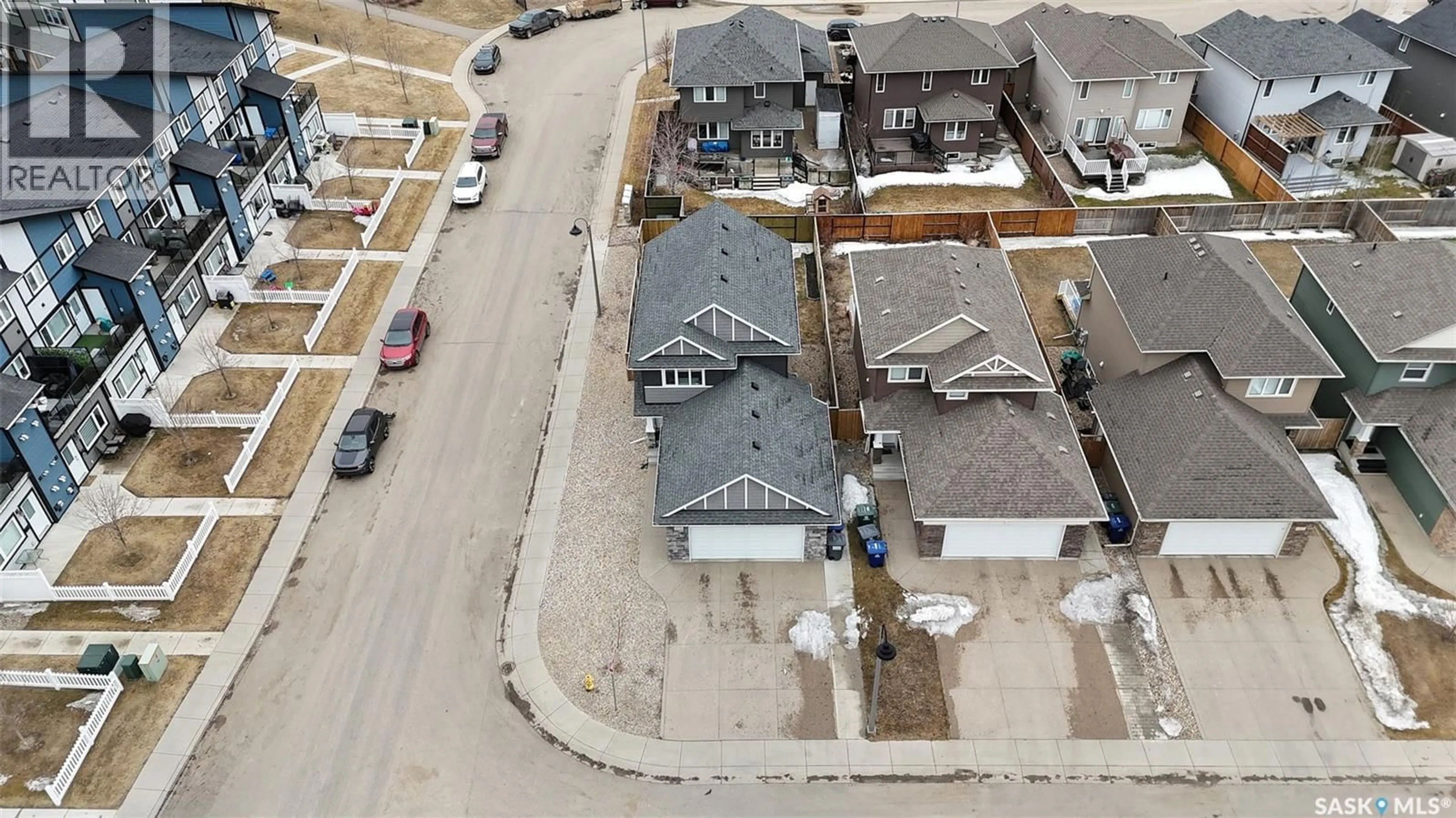 A pic from outside/outdoor area/front of a property/back of a property/a pic from drone, street for 270 LEWIN CRESCENT, Saskatoon Saskatchewan S7T0T3