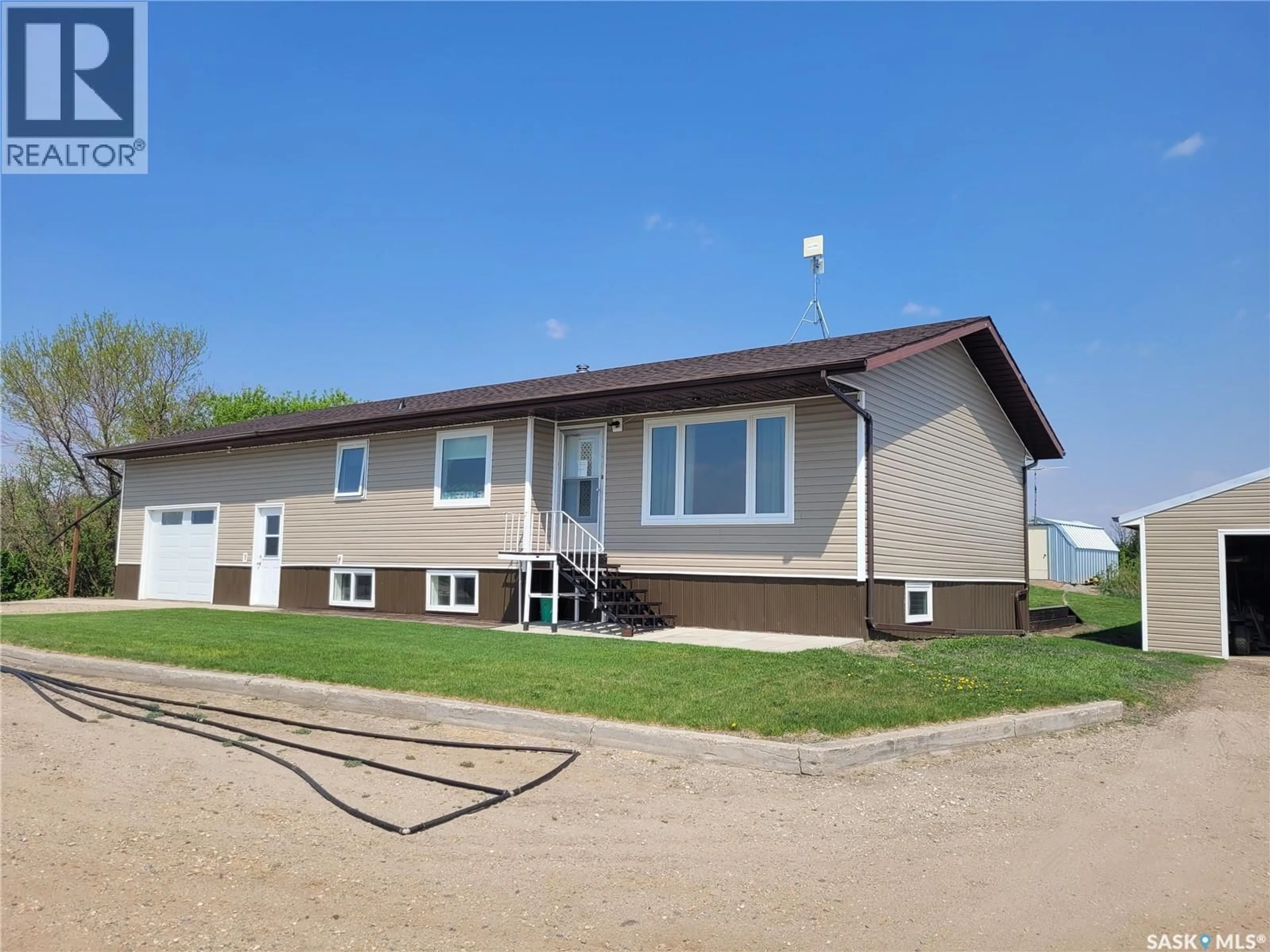 Home with vinyl exterior material, unknown for GONSCH ACREAGE, Longlaketon Rm No. 219 Saskatchewan S0G4L0