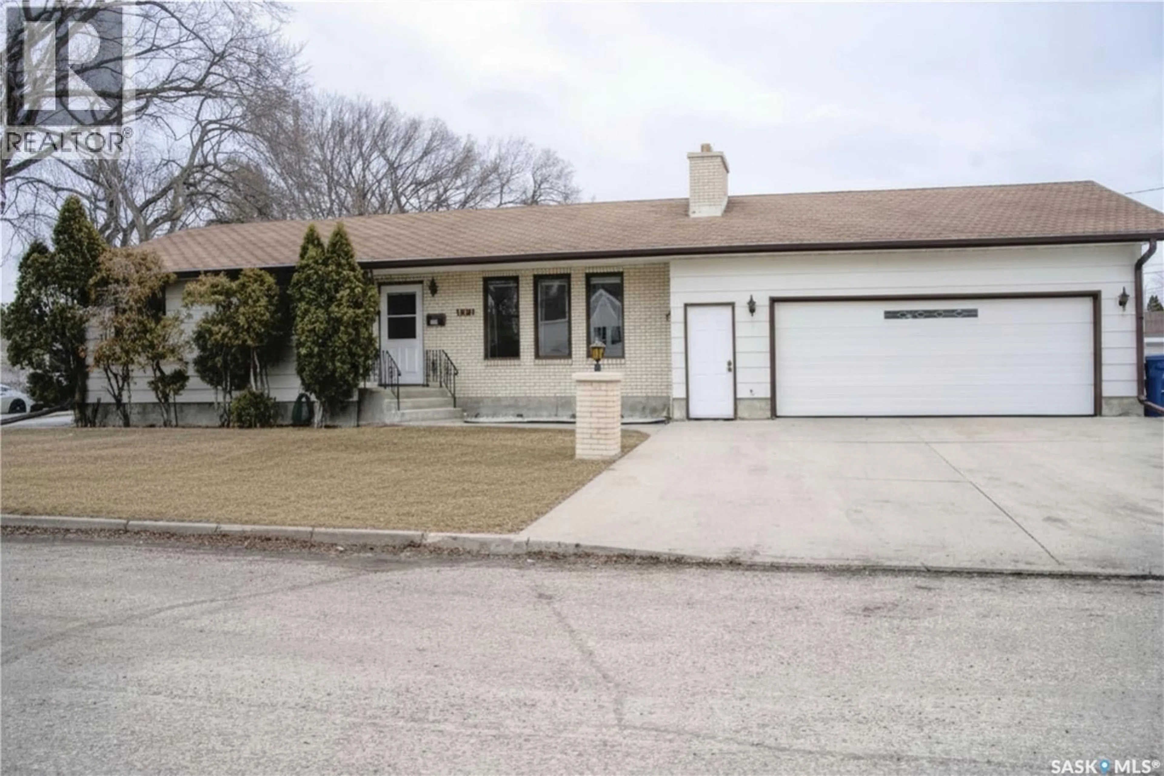 Unknown for 802 7TH STREET, Saskatoon Saskatchewan S7H0Y4