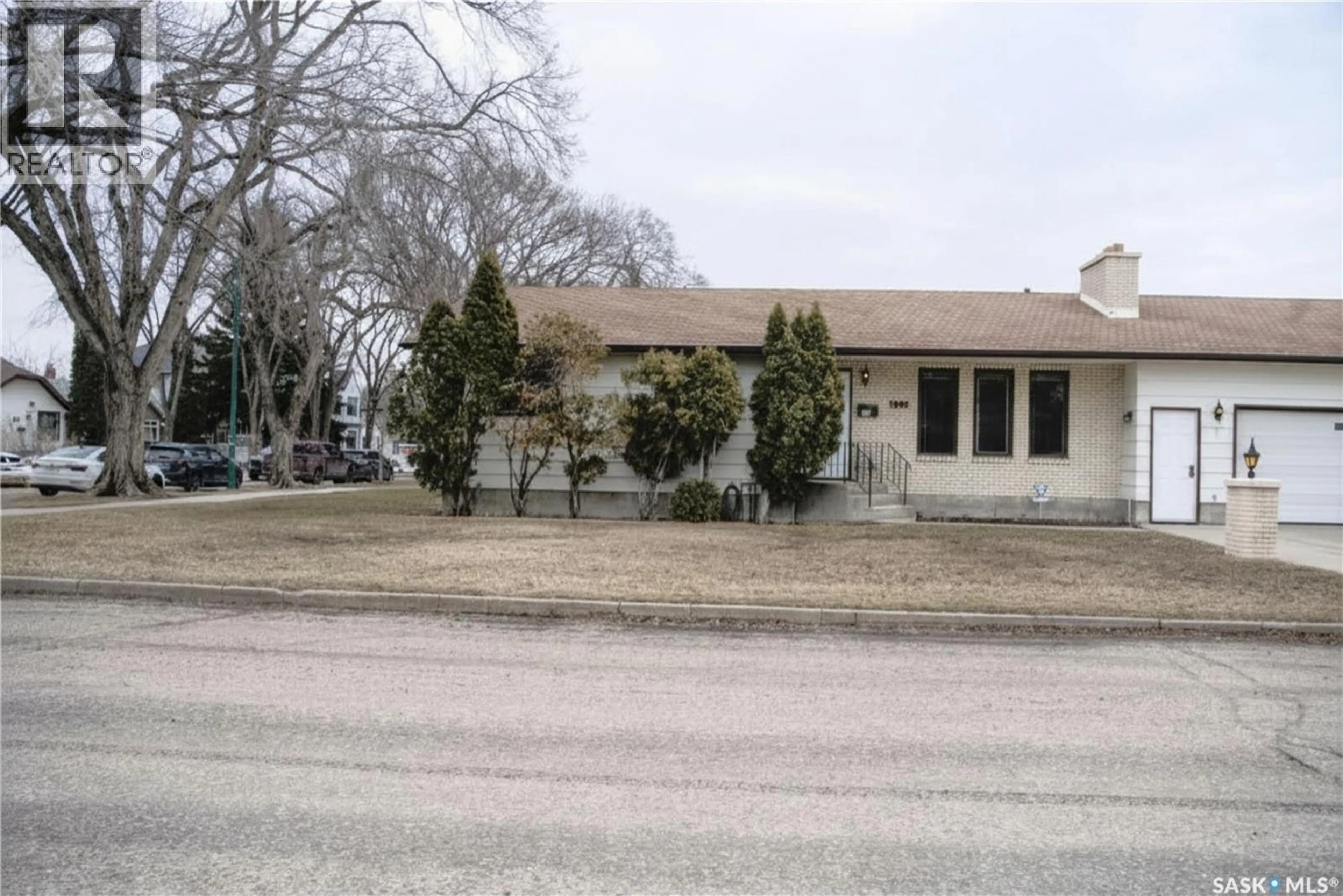 Unknown for 802 7TH STREET, Saskatoon Saskatchewan S7H0Y4