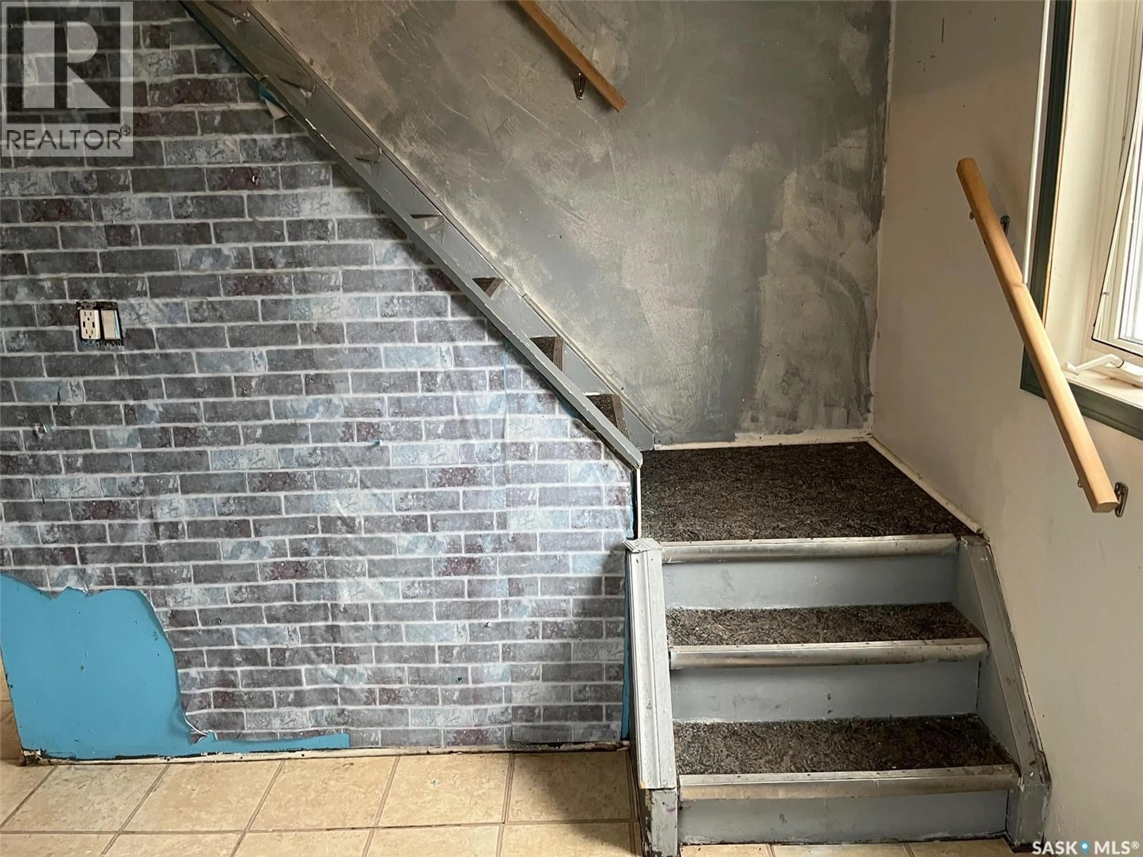 Stairs for 138 1ST AVENUE, Montmartre Saskatchewan S0G3M0