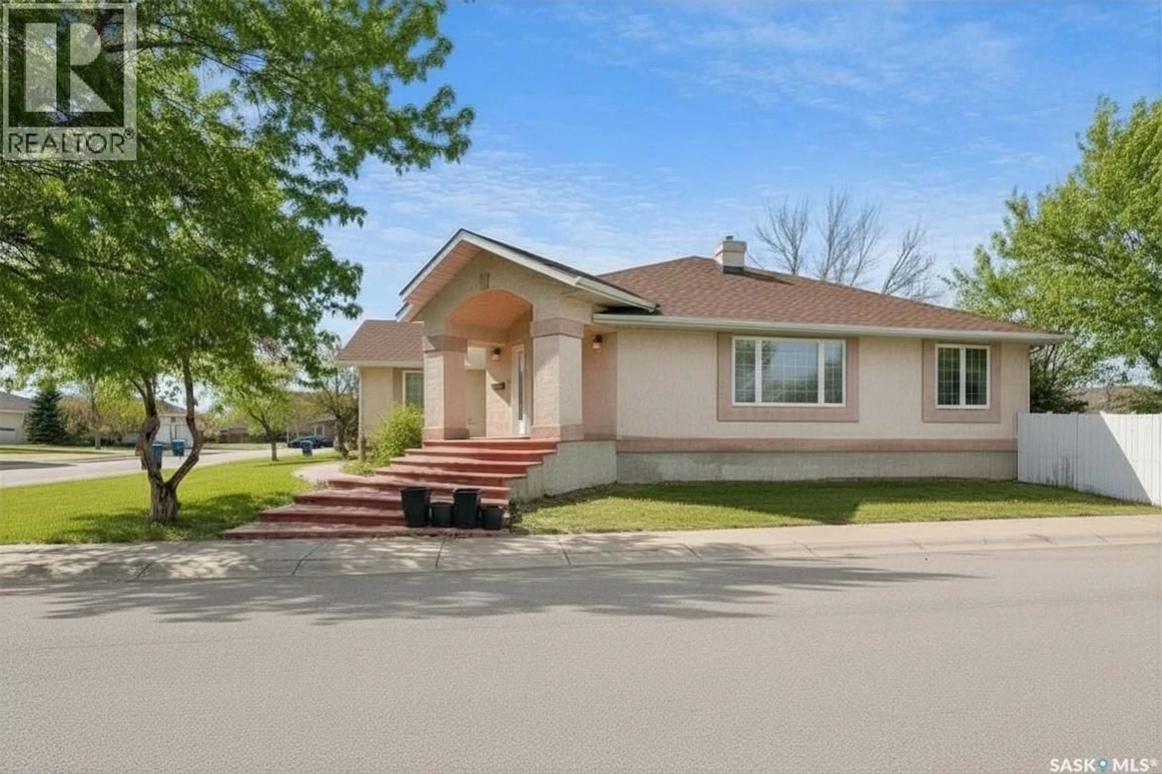 Unknown for 65 JASMINE COURT, Moose Jaw Saskatchewan S6J1K2