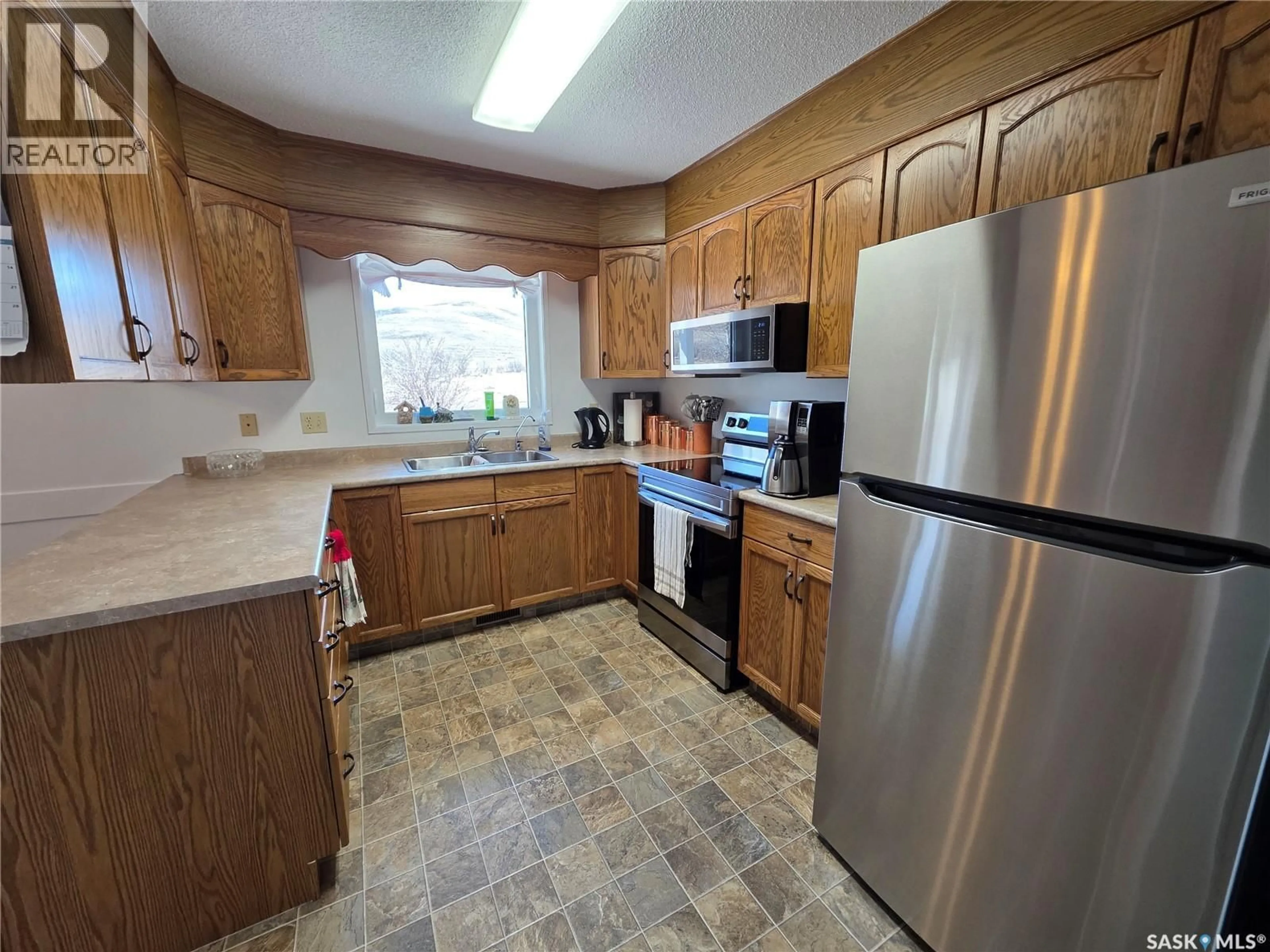 Standard kitchen, unknown for 2 FISHERMANS DRIVE, Bone Creek Rm No. 108 Saskatchewan S0N2N0