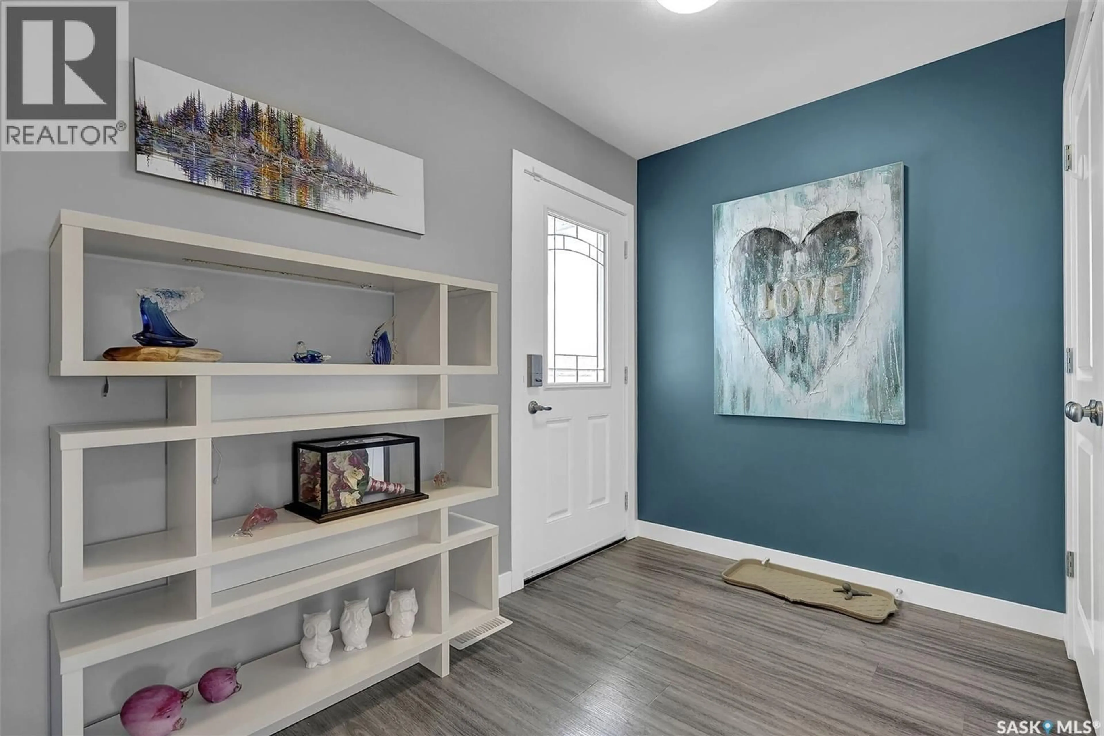 Indoor entryway for 8933 KESTRAL DRIVE, Regina Saskatchewan S4Y0C2